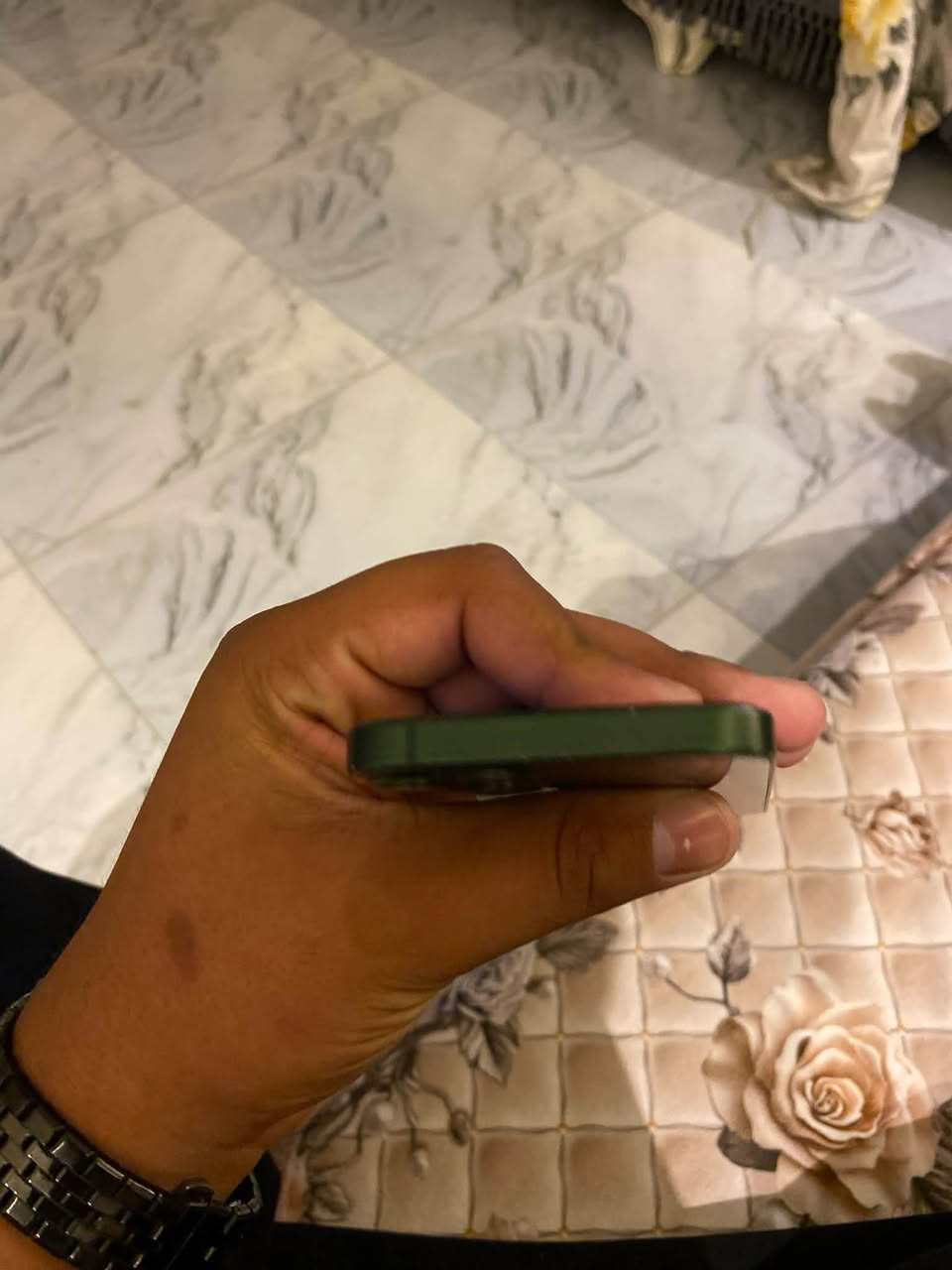آيفون ١٣ • ١٢٨ • بطارية ٧٥٪