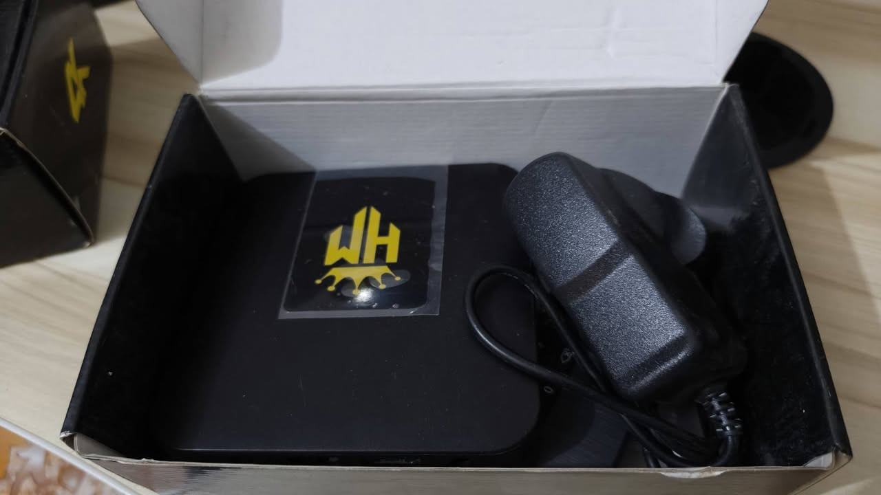 Tv box
او ستلايت انترنت  
دقة 4k 
رام 4 گيكا 
نظام اندرويد 11 
يوتيوب وسينمانا وشبكتي 
سعره 35 الف وبيه مجال 
يوجد توصيل لجميع المحافظات 
اكو قطعه بيهن نظافتها 100% مامستعمله
