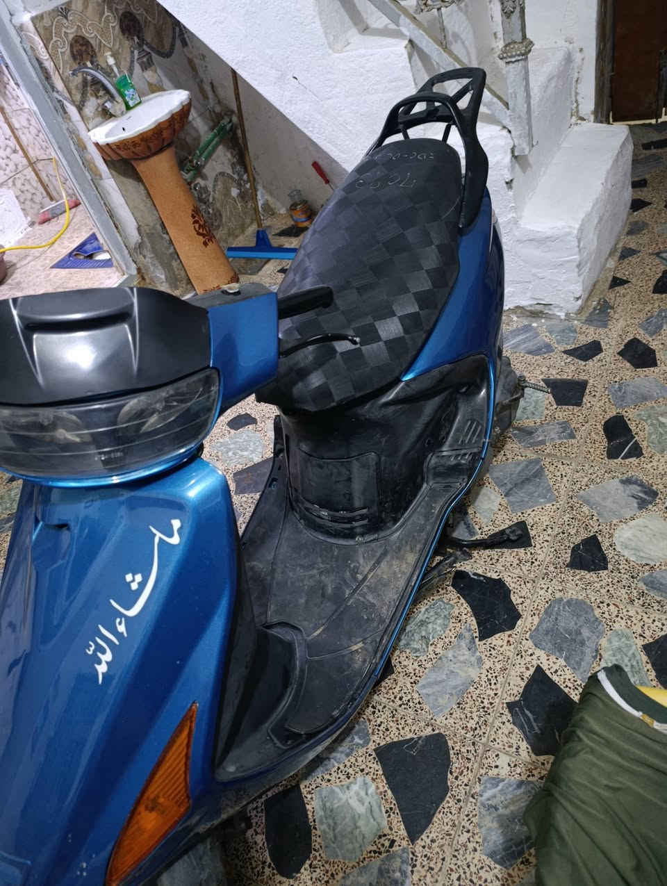 السلام عليكم فراشه البيع السعر 400 فول كله شغال نضافه ميمه بل ميه   كله شغال كهربائيات  عنون نجف جديده 4 وراح احط رقمي ***********
