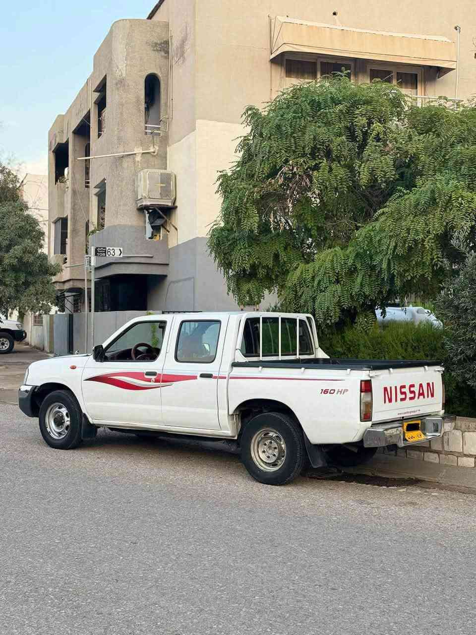 نيسان بيكاب • ٢٠١١ • ٢٤٤٠٠٠ كم