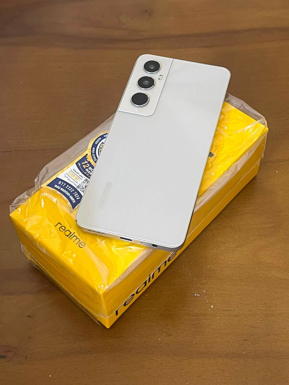 📱 Realme C65 256GB للبيع

✨ جهاز نظيف استخدام قليل وبي ضمان غراضه كاملة ومواصفاته قويه معروفه.

🔥 أبرز المواصفات:
• 💾 ذاكرة داخلية 256GB
• ⚡ معالج MediaTek Helio G85
• 📱 شاشة 6.67 إنچ 90Hz
• 📸 كاميرا خلفية رئيسية 50MP
• 🤳 كاميرا أمامية 8MP
• 🔋 بطارية قوية 5000mAh
• ⚡ شحن سريع 45W
• 🔊 سماعات ستيريو
• 💦 مقاومة للغبار ورذاذ الماء IP54
• 🔐 بصمة جانبية
• 📡 يدعم 4G
• 🔌 USB-C
وباقي المواصفات مالته لمعروفه
📦 الجهاز استعمال شخصي وحالته [نظيفة جدًا]
🎁 [الكرتون والشاحن موجودين]

💰 السعر: [185 الف ] بي مجال قليل سعر مناسب ✔️
📍 بغداد الكرخ 

رقم، اتصال *********** 📞  بي وتساب ✉️
