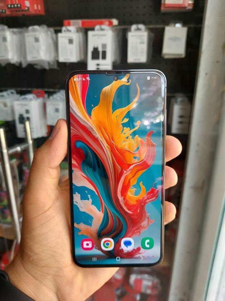 سامسونك S 23 بلص 5G 🔥
مقفل شريحه
رام 8 ذاكره 256
نظافه 💯 لوووك
فيديو 8k 💥 
سعر 320 الف قفل
*********** موصل اكر, نينوى

