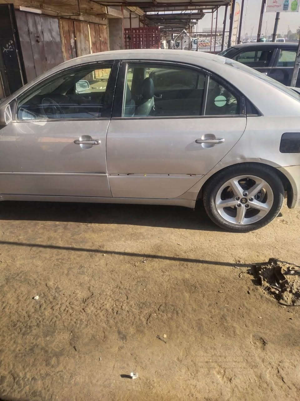 سلام عليكم سوناتا مقدس ٢٠٠٦ 
سيارة كير محرك تبريد جاهزة للاخير 
كشنات جلد كرسي كهرباء مواصفات المعروفة 
باسمي تحويل مباشر 
ببها ٤ قطع مبدلة اصلية بدون صبغ والسونار موجود 
السيارة جاهزة مجهزة وبالعافية ع الياخذها 
السعر ٨٠ & وبي مجال ***********
