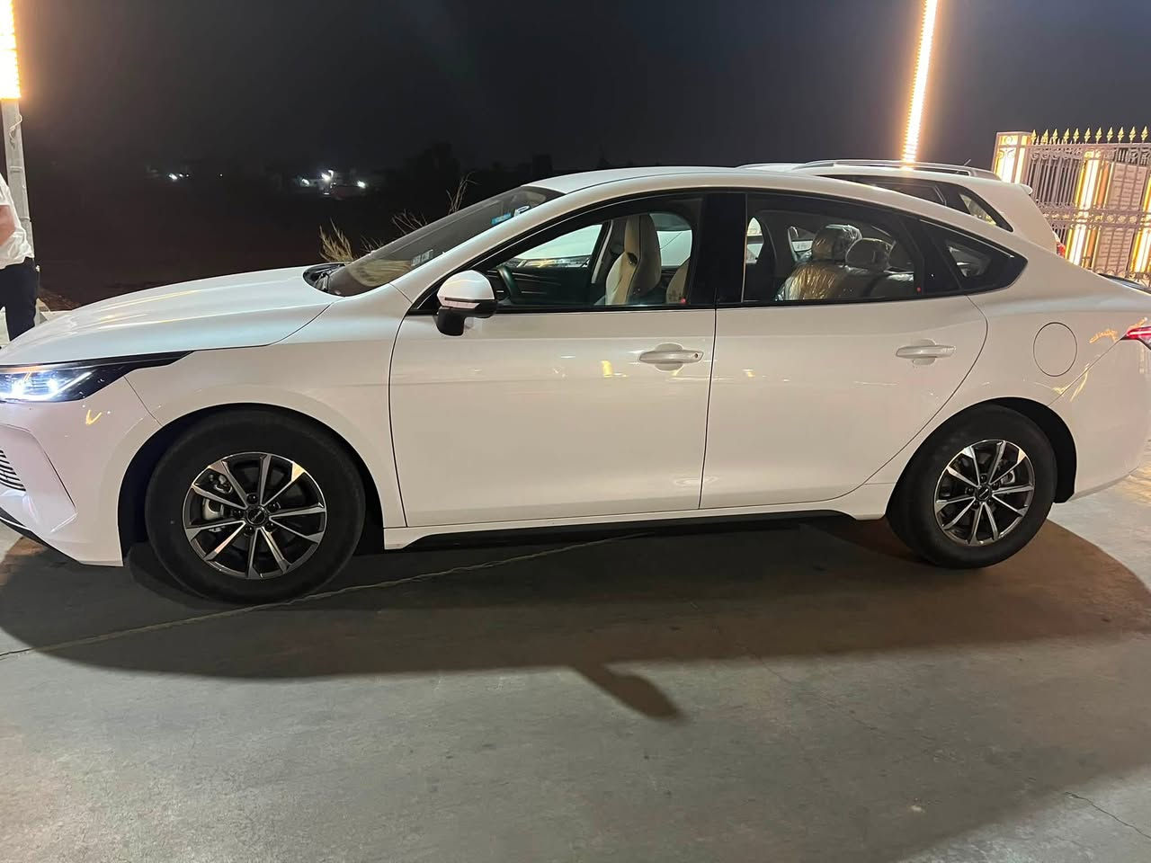 سلام عليكم BYD دستروير موديل 2025 ماشية 

12 الف الكلي سيارة بيها تبديل قبق جنطة فقط 

استيراد الصين ورصعة بالبنيد معدله 

مكاني شارع فلسطين 

السعر 18500 وبيها مجال 

الانصال ***********
