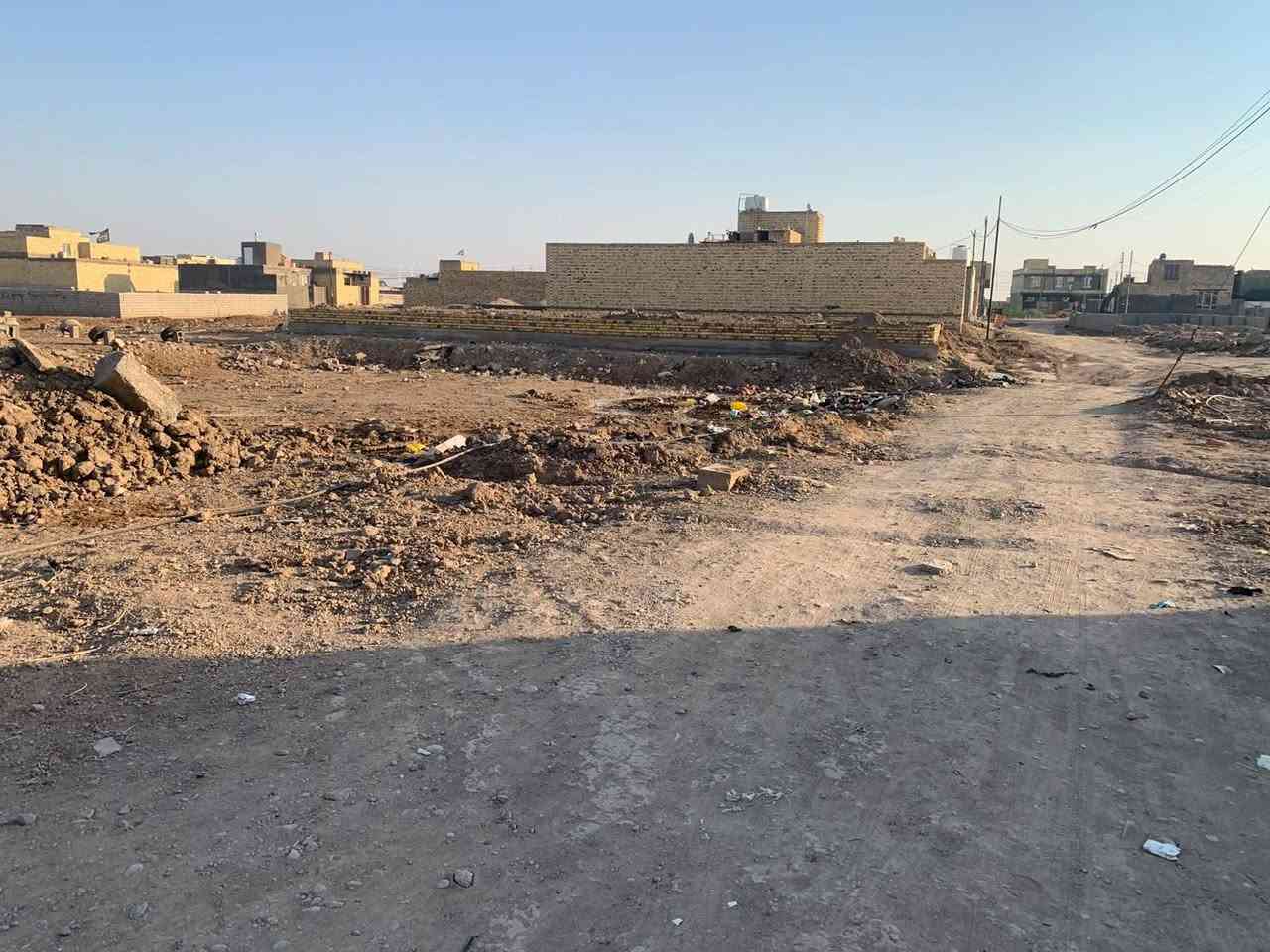 قطعه للبيع 200 متر 10*20 زراعي بحي الكوفه مقابيل بانزين عبد الحسن السعر 15  واتساب فقط ***********
