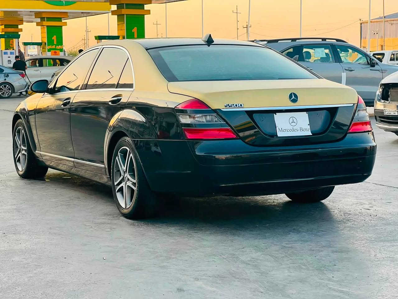 السلام عليكم
مارسدس  S500
بدون كص 
2012
السيارة ما بيهة نقص برغي 
تخم تاير 
صدر  
چوبلس 
بوب شفط
 جنطة شفط
مكينة 6سلندر
متومة طبق الاصل 
السعر. 65 وبيهة مجال بسيط
علماً السيارة بيهة تغليف (الذهبي) 
الاستفسار الاتصال على الرقم 
***********
***********
