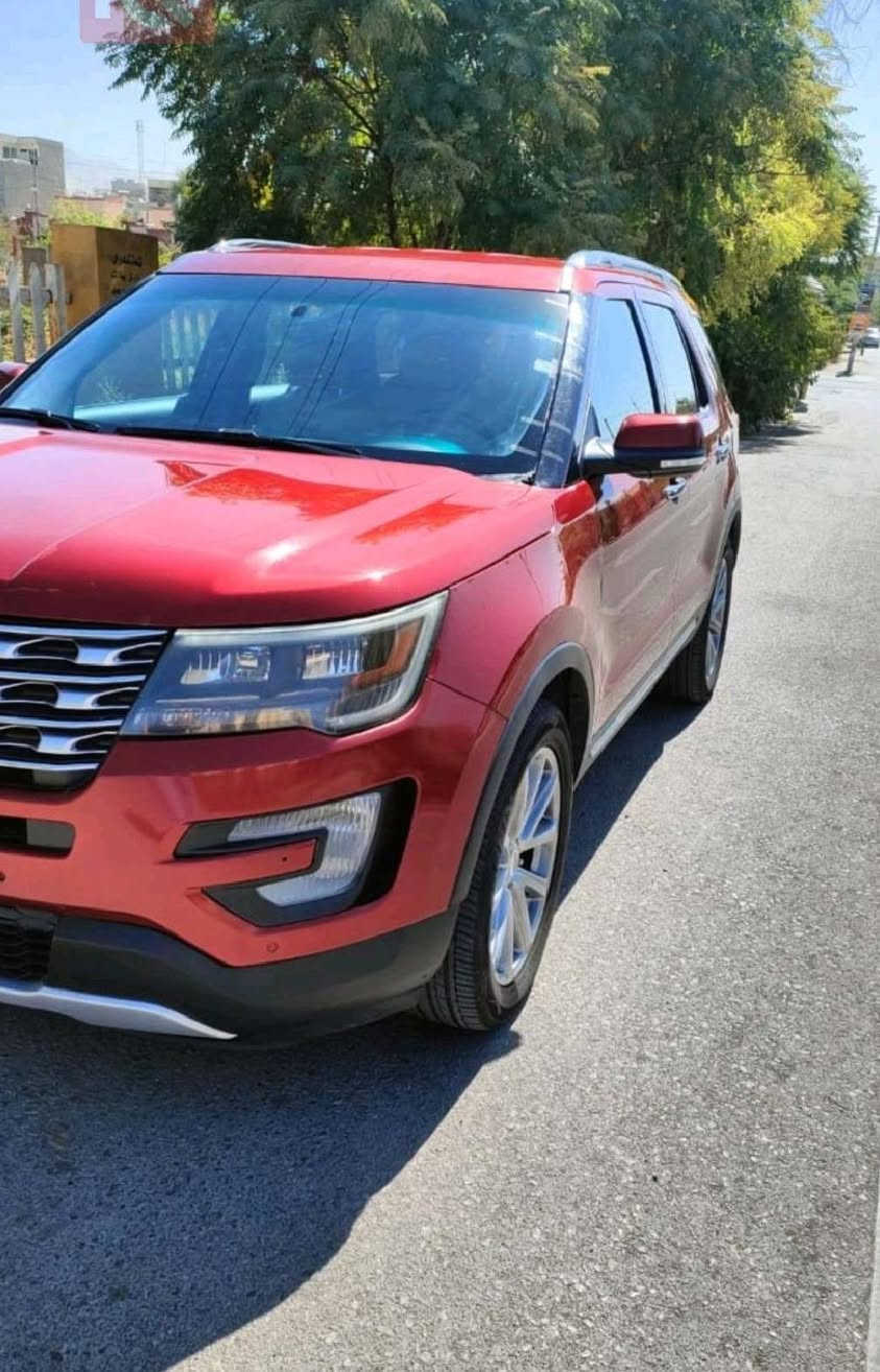 FORD EXPLORER 2017 LIMITED
السيارة فوول مواصفات فقط بدون فتحة 
ماشية 130 الف ميل قابل للزيادة 
رقم سليمانية بأسمي تحويل مباشر 
صورة الحادث مرفقة 
جميع الايرباگات سليمة 
المواصفات كثيرة
السيارة تحتاج الى شغلات بسيطة 
السعر 175 قفل 
***********
