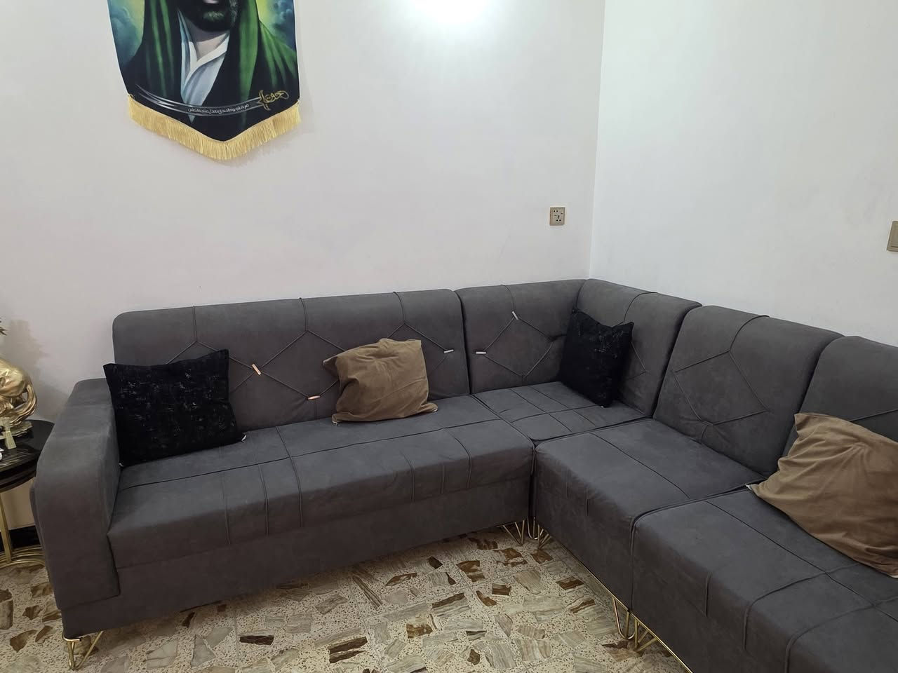 السلام عليكم تخم ٨ مقاعد للبيع نظيف المكان بغداد
للاستفسار الاتصال على الرقم ***********
