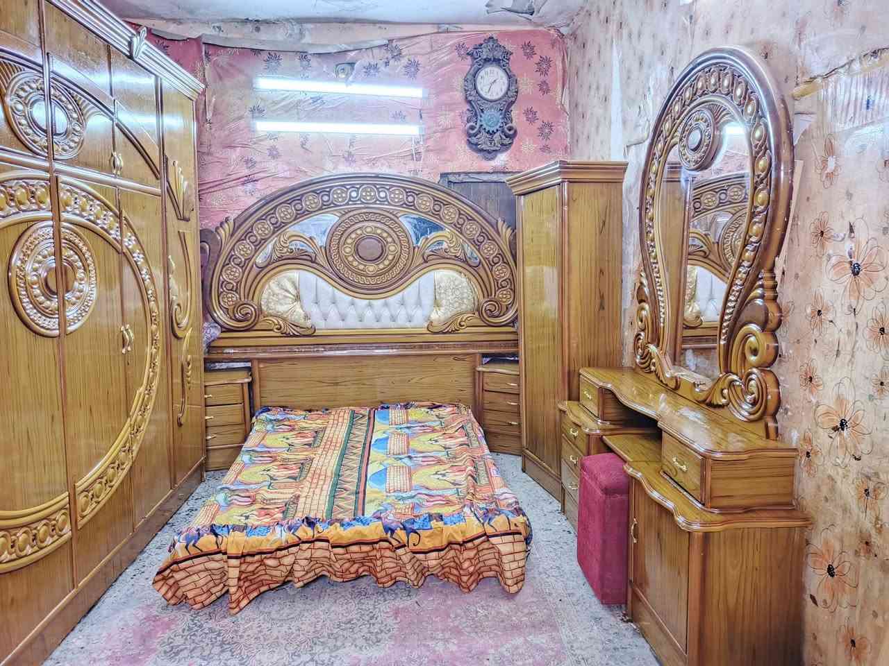 غرفه اخشاب ست ابواب ملحق للبيع ***********السعر 600صاج الزاويه كنتوريه موديل حديث العنوان بغداد وكو توصيل متواجد وتساب
