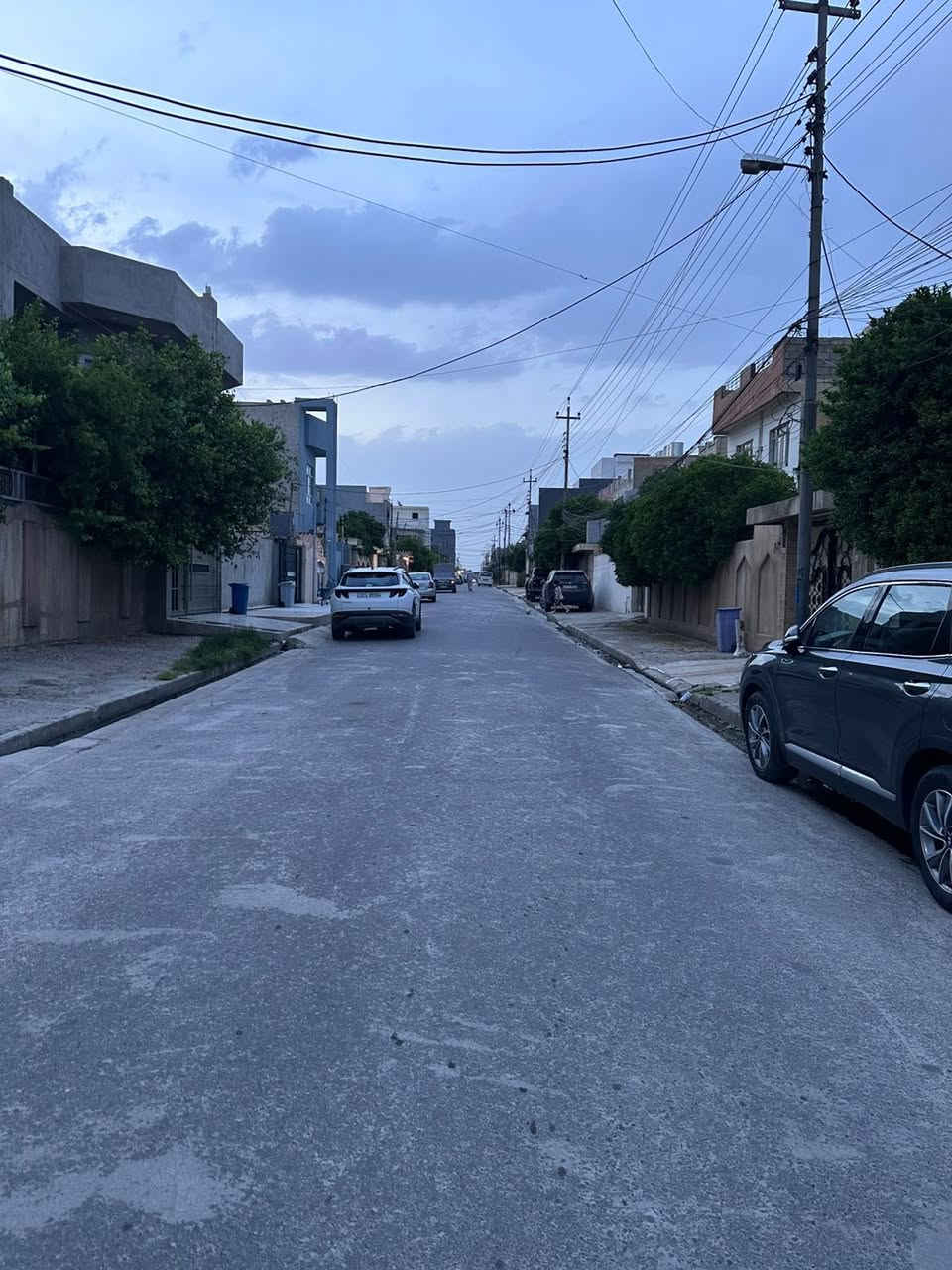 عقار للبيع من :
🔴عروض مكتب (( العلاف لتجارة العقارات ))🌟
🏠دار للبيع مساحة 300 متر الواجهة 15 متر 

🛑طابقين بناء قديم بحساب ارض 🌀

1️⃣الطابق الاول : غرفة نوم + هول + استقبال + مطبخ كراج + صحيات 🚾

2️⃣الطابق الثاني : ثلاثة غرف نوم + هول + بلكونة +  سطح + مخزن + صحيات 🚾

📄سند سكني ملك صرف / شرط القرآر التمليك والتحويل 

❌لانتعامل برفع سعر العقار عن سعرة الآصلي نجمع البايع بالمشتري مباشرتأ _ لا نوقف البيعة بخلاف عن الدالية

🛑موقع مميز جداً 💥

🌍الموقع / حي النور  قرب (( جامع المصطفى أو خلف المشتاتل 🌴))

🔴يقع على شارع 15 متر تبليط 💠

للاستفسار 

⏮️مراجعة مكتب العلاف لتجارة العقارات 🌟

أو الاتصال 

☎️ أسيا ***********

أو

 ☎️ كورك ***********

⏪️مع العلاف للعقار استثمارك في آمان ⭐️

🌐عنوان المكتب / الموصل _ حي الزراعي قرب جسر السويس 🔥

📌نستقبل عقاراتكم وطلباتكم العقارية .
