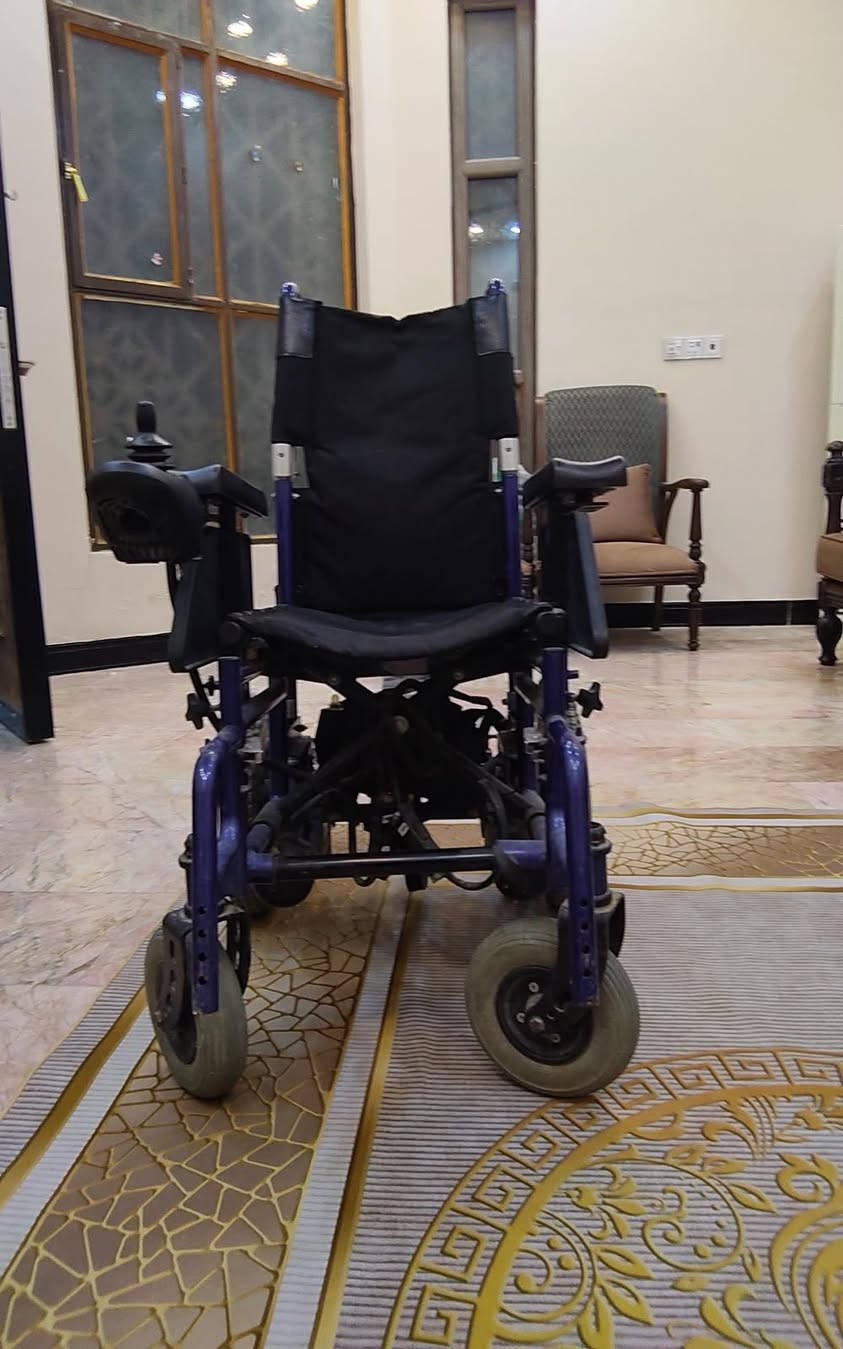 عربانة للبيع السعر ٧٥٠ جديدة استخدام شهر نظيفه و تشتغل شحن و بطارية للاستفسار ***********
