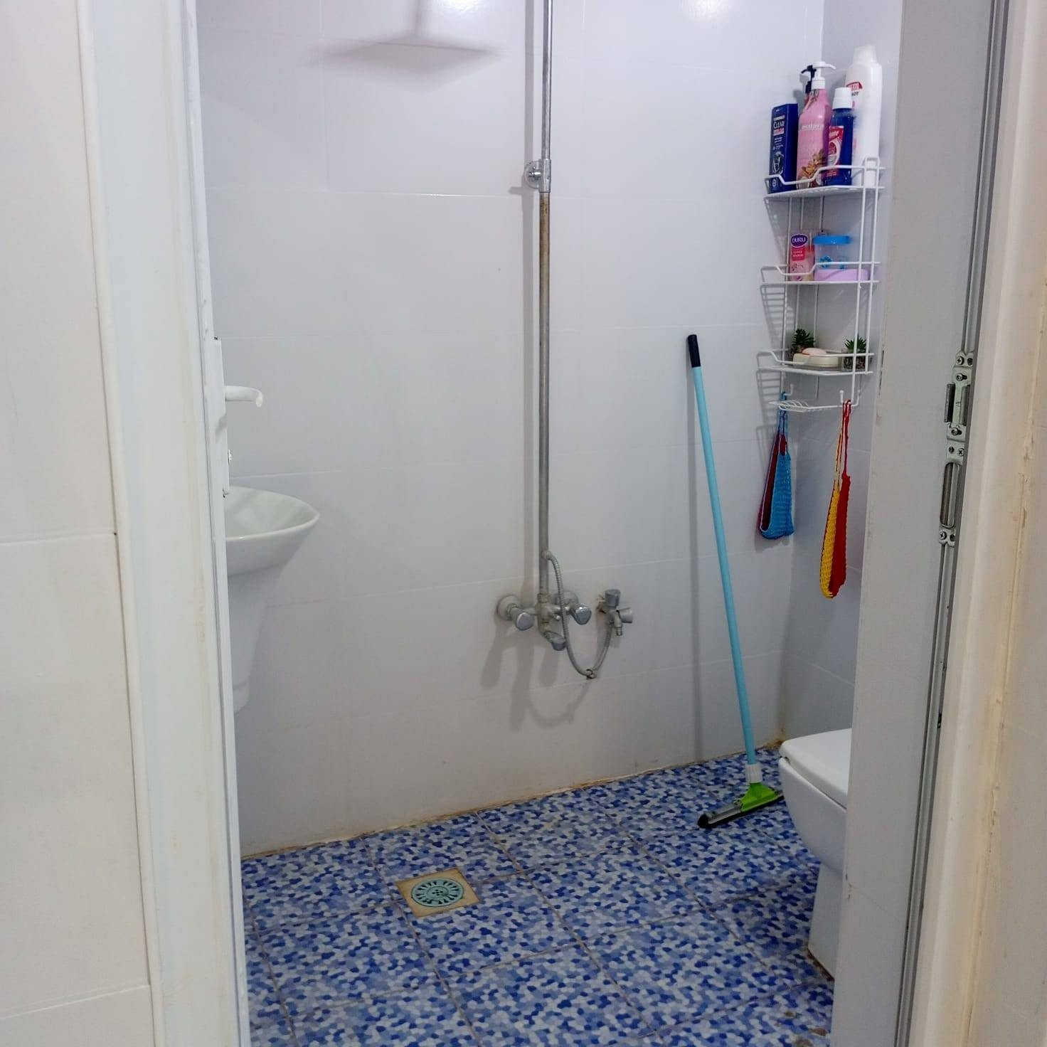 فرصة جيدة للسكن أو الاستثمار.

📍 الموقع: بغداد، قرب الجزيرة السياحية، شارع سيد محمد.📐 المساحة: 56 متر مربع.
الواجه 4متر. النزال 14 متر
يحتوي على استقبال ومطبخ بارد وحار
🛏️ غرفتان.
🚿 حمام واحد.
🚰 الماء والكهرباء متوفرتان.
📄 نوع السند: طابو زراعي (سند 25) ***********
