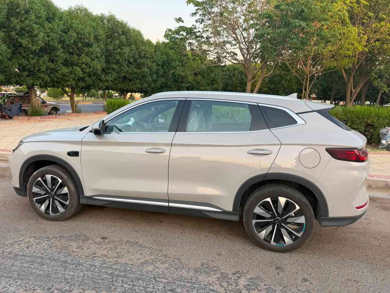 Byd سونك بلاص فول موديل ٢٠٢٥ ماشيه ٢٢ الف بيه ضربه خفيفه بلجنطه وممصلحه على هاذه وضعه مراوس مع توسان ٢٠٢٥ خليجي مكفول مكاني بغداد
الرقم ***********
