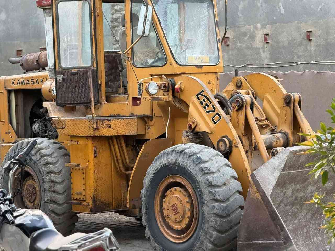 شفل كاوسكي حجم  70  للبيع موديل 79 محرك عادي   
رقمه اربيل  باسم شركه بيه وكاله خاصه 
مكان بغداد جسر ديالئ 

***********
