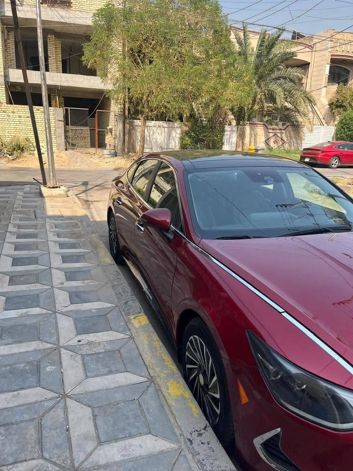 🚘 هيونداي سوناتا هايبرد 2023 Limited 🔥

🔴 اللون: أحمر
🔋 هايبرد بنزين
⚙️ أوتوماتيك 6 سرعات
🚗 دفع أمامي FWD
🐎 192 حصان

✨ المواصفات:
• فل أوبشن Limited
• فتحة سقف بانوراما
• جلد
• مقاعد أمامية كهرباء
• ذاكرة كرسي السائق
• تبريد وتسخين المقاعد الأمامية
• دركسون جلد ومدفأ
• شاشة وسطية 
• شاشة عدادات رقمية 
• Bose 12 سماعة
• Apple CarPlay / Android Auto
• شحن لاسلكي
• تشغيل عن بُعد
• Smart Key
• بصمة/دخول ذكي
• كاميرا 360°
• Blind Spot
• Blind Spot View Monitor
• حساسات أمامية وخلفية
• مثبت سرعة Adaptive
• Lane Keep Assist
• Lane Following Assist
• Forward Collision Warning
• Rear Cross Traffic Alert
• Head-Up Display
• إضاءة LED
• مساحات Rain Sensing
• مرايا كهرباء ومدفأة
• مراية داخلية Auto Dimming
• Smart Trunk
• Remote Smart Parking Assist — تتحرك قدام وورا من الريموت 🔑

📄 السيارة حادث أمامي

***********
