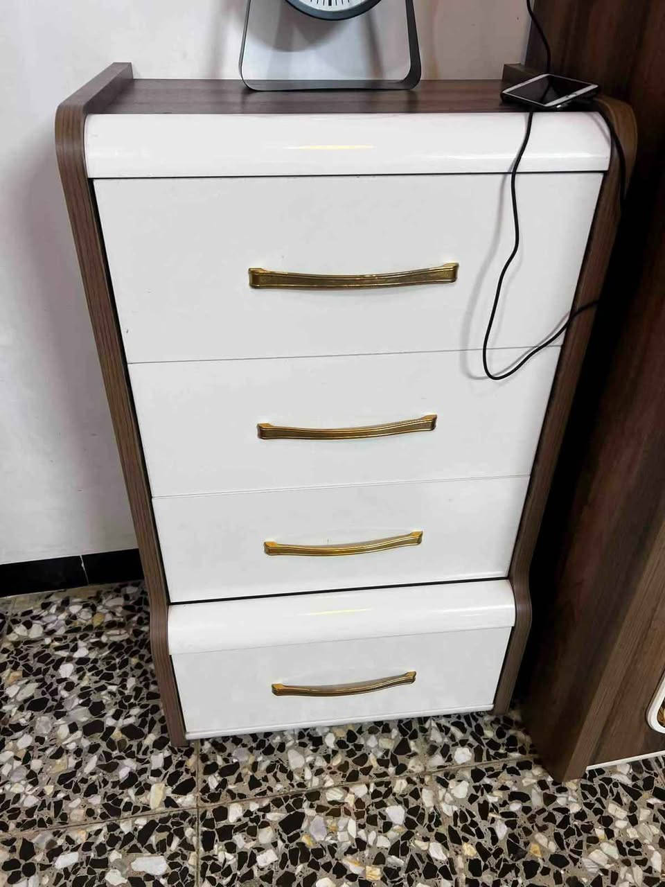 غرفة تركية ضخمة نضيفة كلش سعرها مليون و600 مع النقل والشد داخل بغداد للاتصال *********** يوجد واتساب بغداد, العراق
