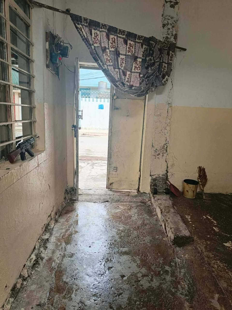 سلام عليكم
بيت للبيع في منطقة الصناعه القديمه يم جامع ابو زعيان بالايمن والمساحه 200 متر والواجهه 9:30
يحتوي على خمس غرف
بسعر 78وبه مجال للشراي
***********
