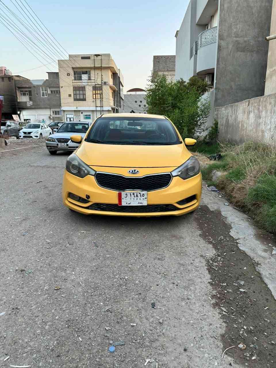 سلام عليكم فورتي 14 مكينة دوش كير مكينه منضومة تبريد خير من الله سيارة عليها ادامة  تبديل بنيد فقط وبيها طخة باب خلفي عكس سايق من جوه فقط سعر 90وبيها مجال للاستفسار ***********  مكان سيارة تتواجب بعقوبة وبغداد الشعب
