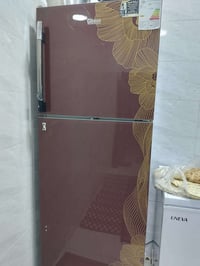 ثلاجه  اخت الجديده حجم كبير للبيع الطول مترين  السعر 200  المكان مجمع ...