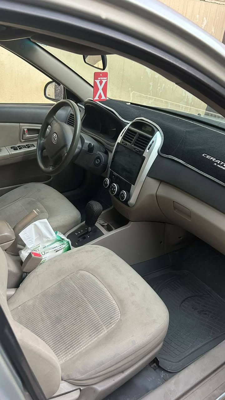 سلام عليكم كيا سيراتو للبيع موديل ٢٠٠٨كير محرك شرط بس اثر نفخ
تبريد ثلج ليت زينون رقم دهوك بسمي طخم جديد ورا وكدم جديد 
تيرات طخم جديد  وايرمني كله شرط السياره بلاديه ضرره بوند جملغ 
الأمامي وبيه بل جملغ الخلفي بارد وبيه بكنت بارد سستم سماعات 
السعر ٨٠ وبيه مجال 
رقم ***********
