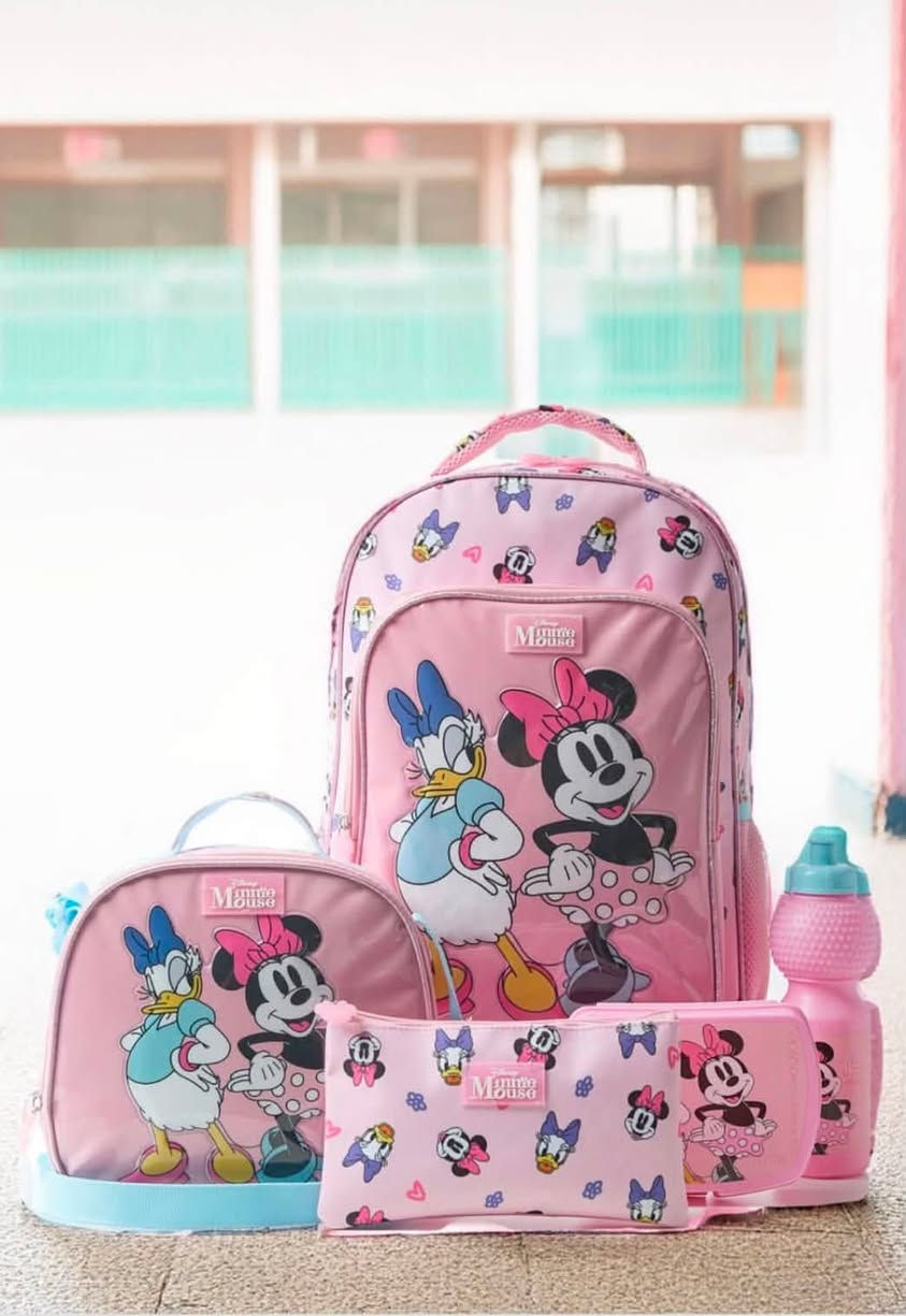 مرحبا 
حقائب ماركات عالمية اصلية جديدات بالليبل 

هاي بعض الموديلات الي متوفرة 
اكو كثير موديلات غير معروضة

 ومتوفر ايضاً حقائب متوسطة واعدادية بناتي وولادي وحقائب رياضية للجيم 

متوفر توصيل بغداد وكافة محافظات العراق 

للتواصل على خاص الصفحة او واتساب 
***********
