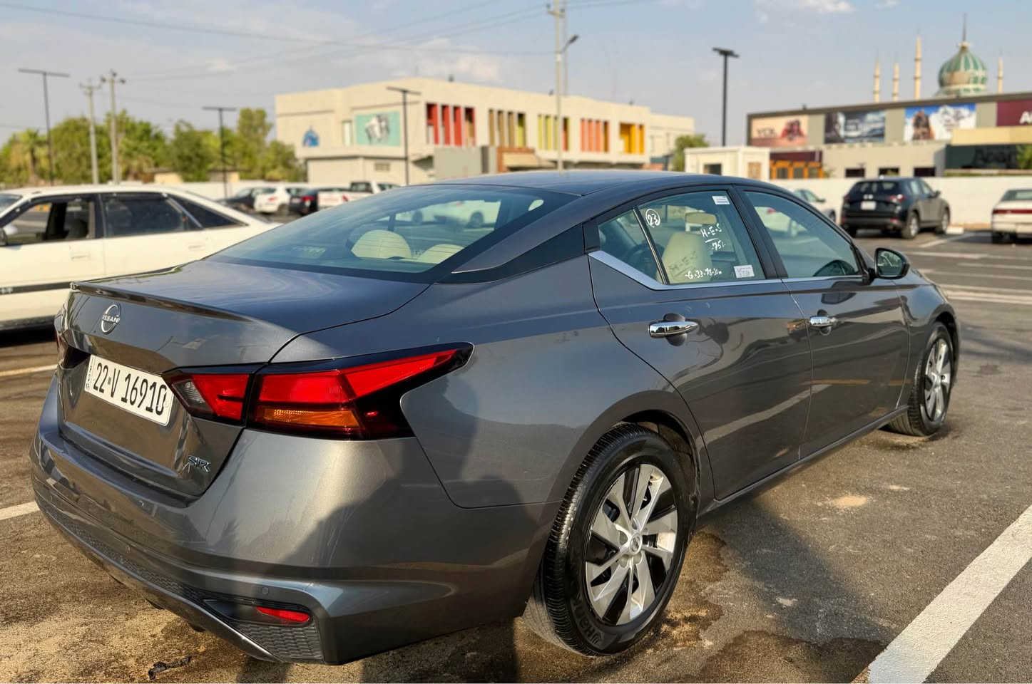 للبيع التيما S 📦
السعر 139 💵بيها مجال بسيط
***********📞
-موديل 2023 
-الون نفتي لون مميز 
-ماشيه 52  
-داخل بيجي 
-رادار 360 درجة
-تحكم ستيرن 
-تثبيت سرعه 
-كاميرا خلفي 
-رادار جانبي
-رادار خلفي 
-رادار امامي
-تحديد مسار
-حساس خلفي
-تبريد قطعتين 
-تشغيل عن بعد 
-بصمة تشغيل 
-بصمة ابواب + صندوق 
-تايرات وياله جديد
-سيارة جاهزة مناقص برغي
-ضرر سيارة : بونيد+ جاملغ
-بدون شاصي بشرط
-سنويه هزه براد جديد لحد 2030  
-سيارة ب اسمي
-تحويل وكاله ثاني يوم 
📍مكان السياره كلار خناقين, ديالى
