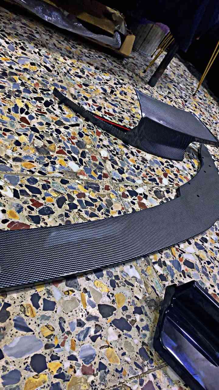 ٤قطع • كاربون • البياع