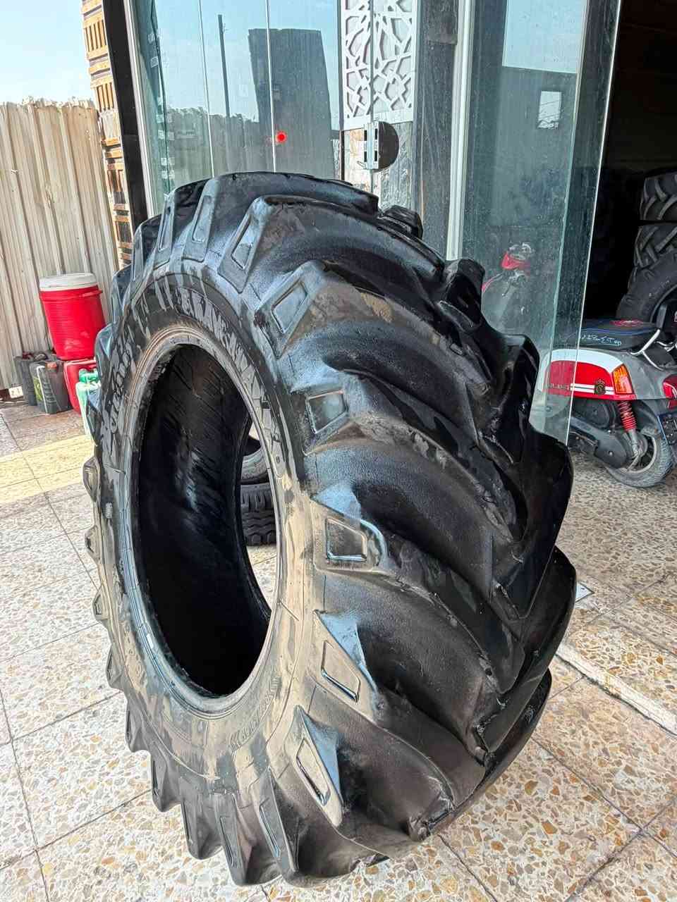 سلام عليكم
تاير تك واحد 
30/18 مال شركه 

سعر قفل 400 شرط جوبلس 

مكان /بابل كفل شارع عام معرض ومحلات سيد عايد 

***********
***********
