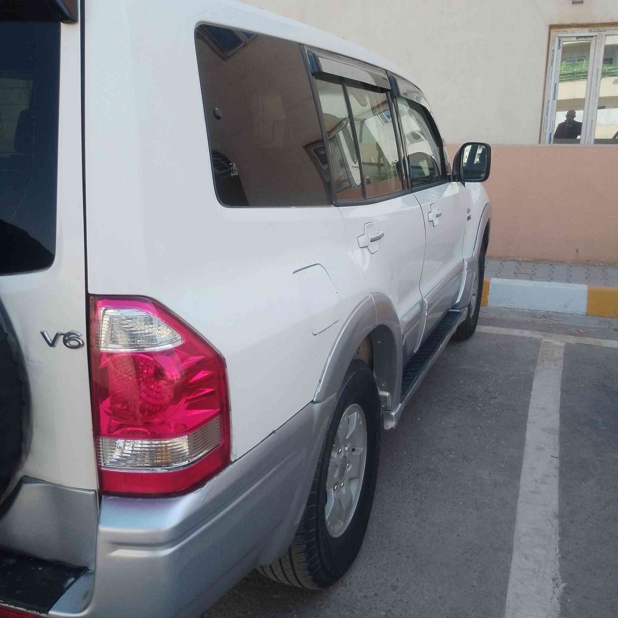 باجيرو موديل 5 جديده بمعنى الكلمه وبلاديه مكفوله كفاله عامه من الحادث والصبغ وين ميعجبك وديه سونار افحصه 
سياره متعوب عليه جدا 
دواخل جديده جدا كراسي كهرباء مري جانبيه شفط كامره شاشه كبيره مثبت سرعة نظام سنتر لوك 
محرك كير ظفيره قاعدة فيوزات راديترات تانكي بانزين وعبوه كله جديد شاهدن مال حاويه 
منظومه جديده مال تبريد ثلج 3قطع 
حداديه امامي خلفي جديده واصليه كهربائيات كله تشتغل 
تخم تاير جديد باتري جديد 
مكانه بغداد 
*********** واتساب 
***********
