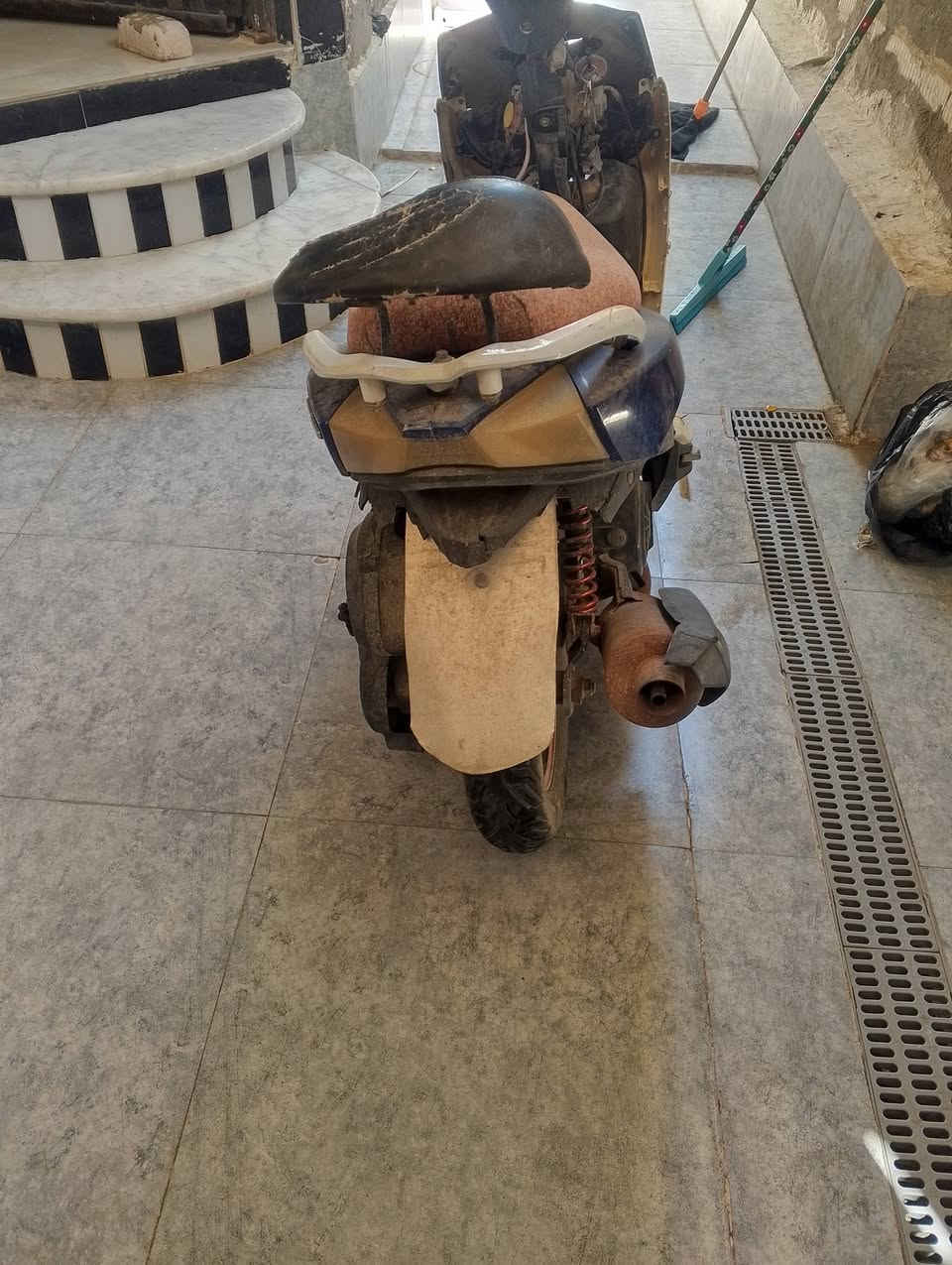 سلام عليكم دراجه للبيع اف اس شغاله سلف هندر كلشي شغال بيه مكينه ما مفتوح بيه برغي عوزه بس كفرات اتصال *********** قضاء الخضر
