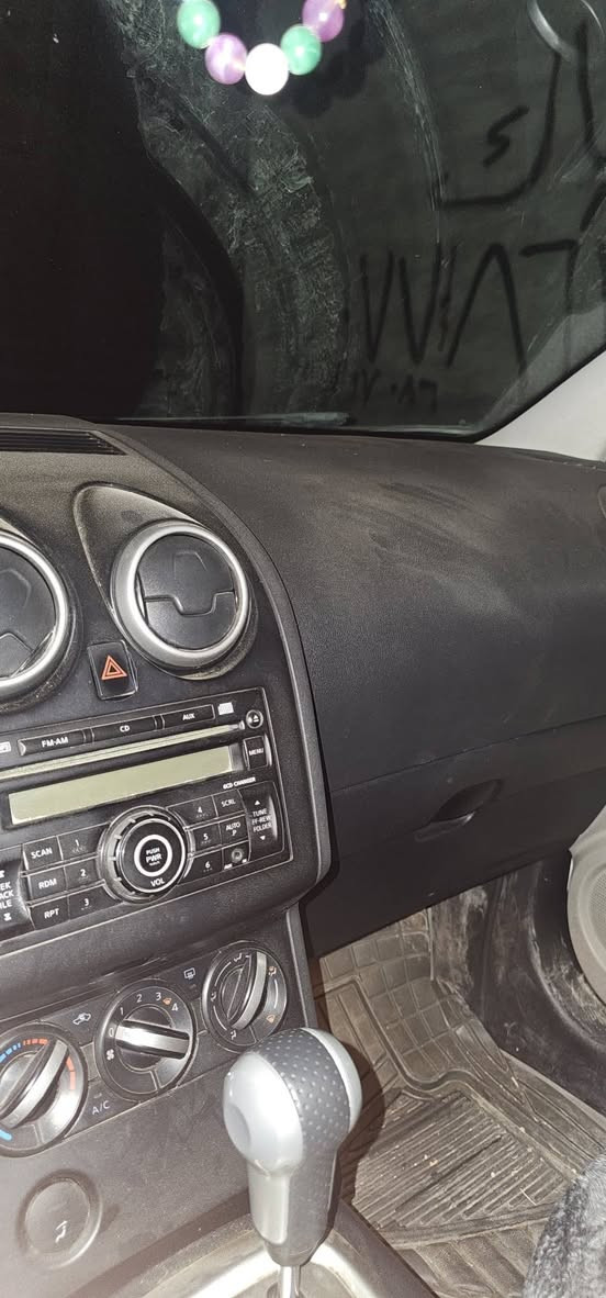نیسان قاشقای مۆدێل ٢٠١٢ 
مواصفات SE بەسمەیە
سەیارەکە زۆر بێ عەیبە و پاک ماوەتەوە و تەنها ١١٤ هەزار کیلۆمەتر ڕۆیشتووە بێ بۆیاغە و هیچ کێشەیەکی نییە 
نرخی 132 و معامەلە
ژمارە تەلەفون *********** السليمانية, العراق
