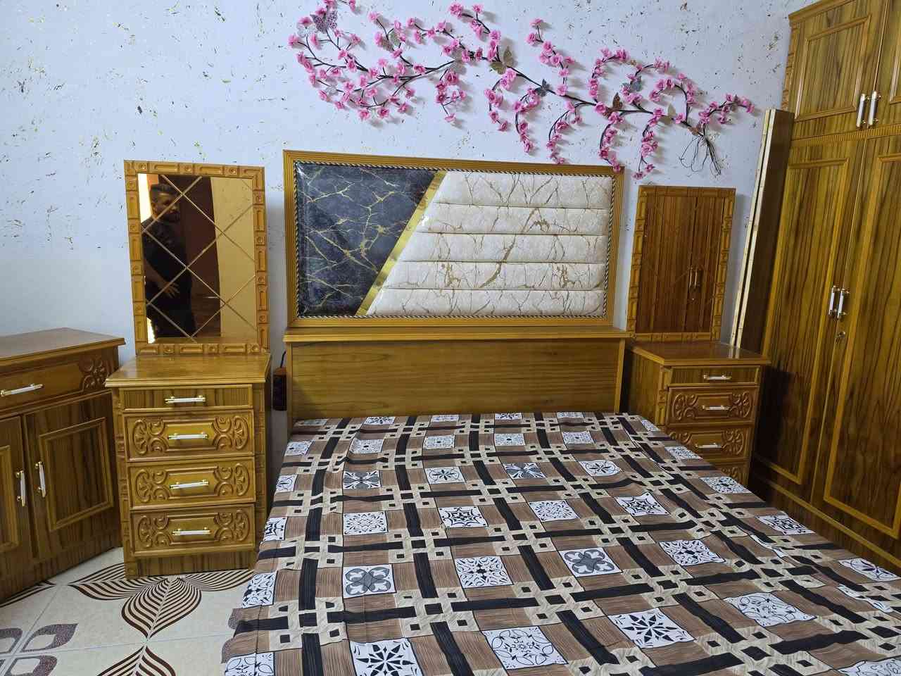 غرفه. اقل من شهر مستخدمه
***********
