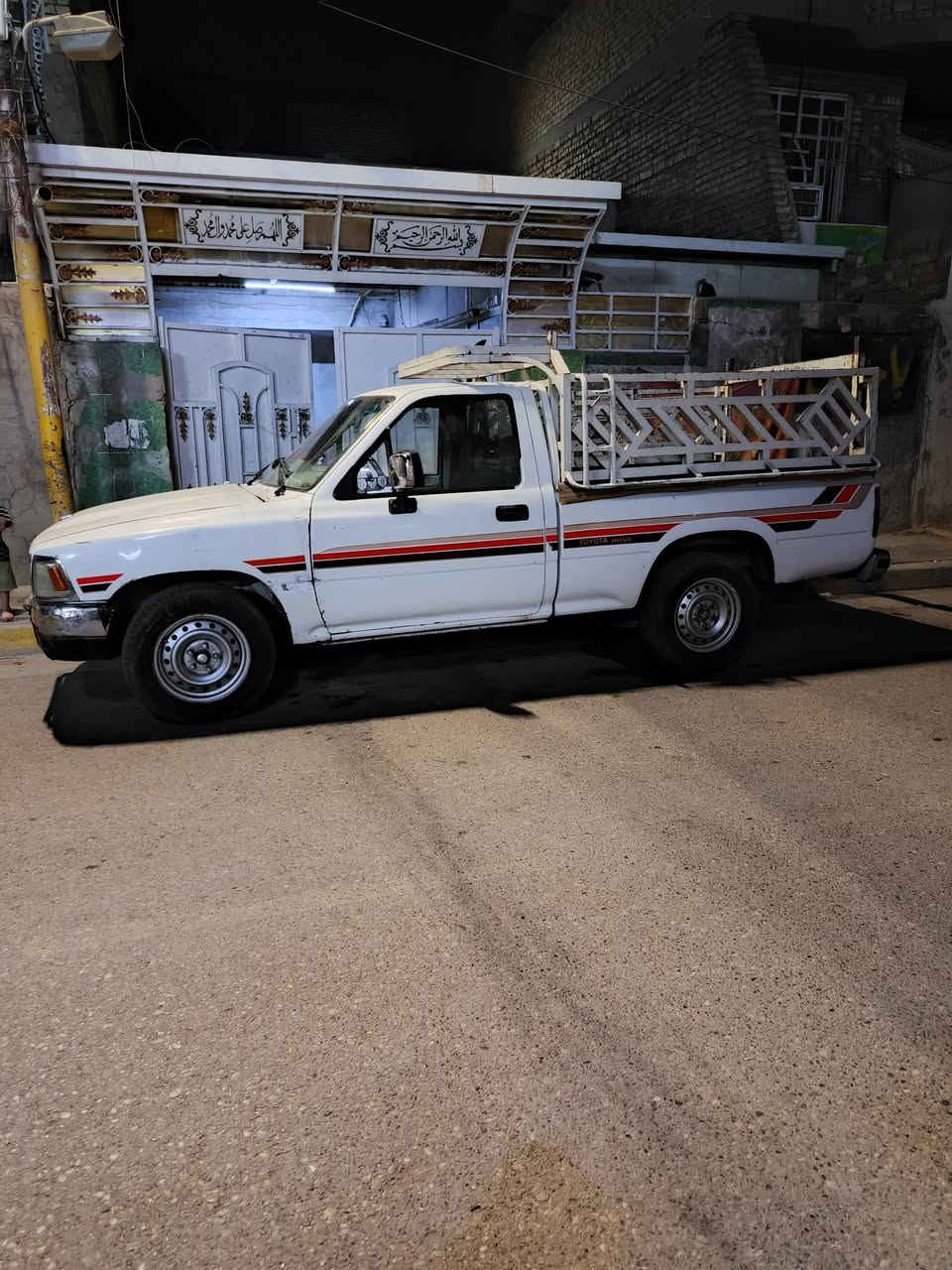 سلام عليكم بيكم تيوته مديل98 سياره مصبوغه عام عميه مو باور كير عادي رقمه بابل نكليزي سياره بسمي مشروع وطني تحويل ثاني يوم مكانه بغداد مدينة الصدر سعر 45 بيه مجال شي قليل تفاصيل تصل وتدلل ***********
