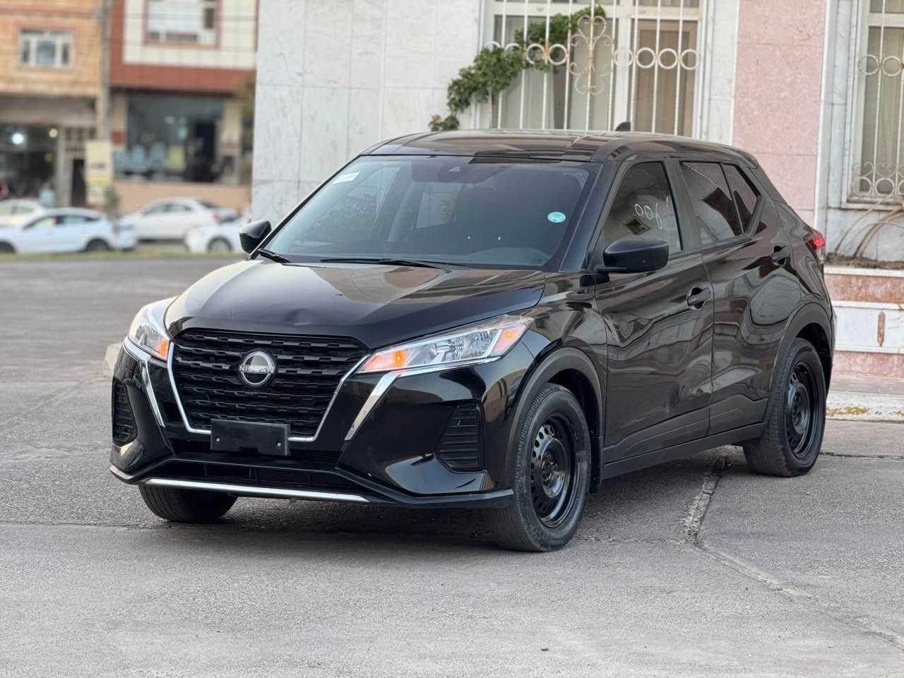 Nissan kicks 2024 s
جملغ و نص بوند صبغ و حافة الباب تعديل بارد 
۲۰ الف ميل ماشية 
 كل شي بلادي شركة 100
شرط الترقيم 
سعر : 108$ مجال
مکان : عقرة - ئاكرى
رقم : *********** كورك
واتساب *********** اكر, نينوى
