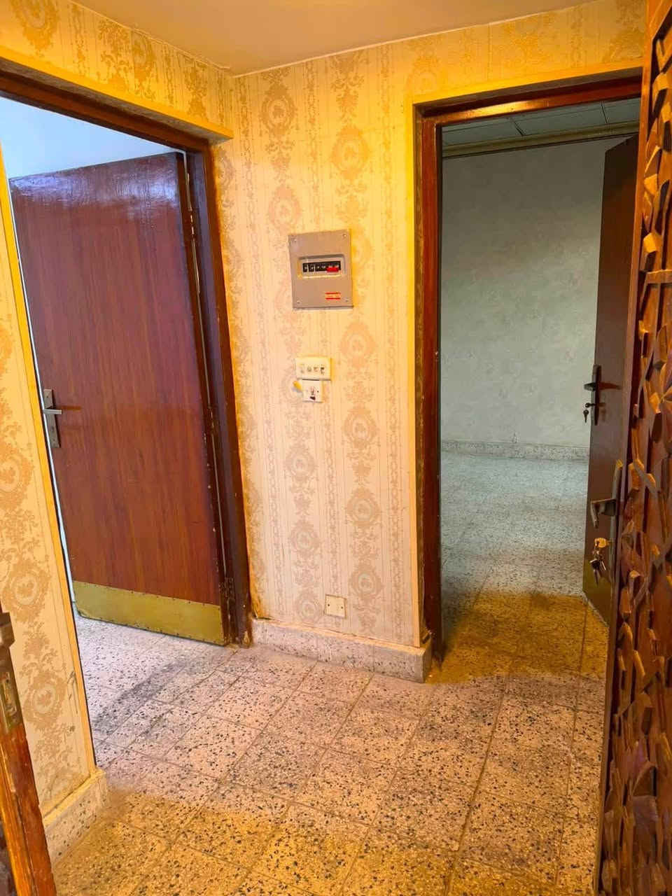 للإيجار في السيدية
بيت400م ✨

🔹 يحتوي على:
🏠 4غرف نوم
🏠 صالة
🏠 مطبخ
🏠 خدمات

💰 السعر:مليونين ربع
مع  

📍 الموقع:ابل   السيدية

📞 للاستفسار:***********

مكتب حلم عقاري
