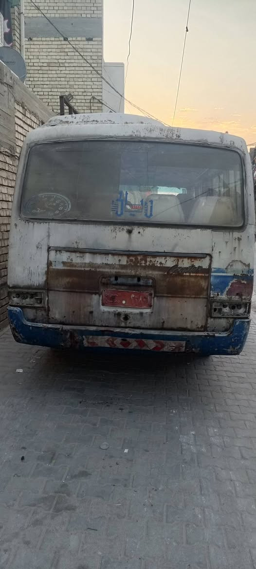 سياره للبيع وبيه وكالة سعر 22ورقه وبيه مجال بغداد الشعله وهذ رقم ***********
