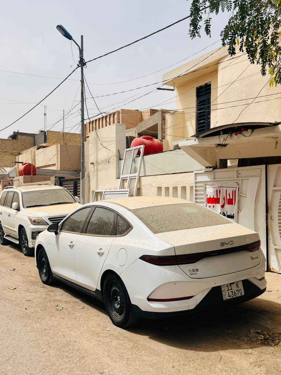 السلام عليكم
 بي واي دي كين بلص مكفوله كفاله ماشيه 22 الف كلي بانزين وكهرباء سياره جديده ومكفوله كفاله رقم بغداد بأسمي للبيع السعر 19مليون وبيها مجال مكاني نجف رقمي ***********
