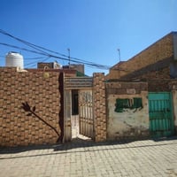 خلف الملعب • ١٠٠م • غرفتين
