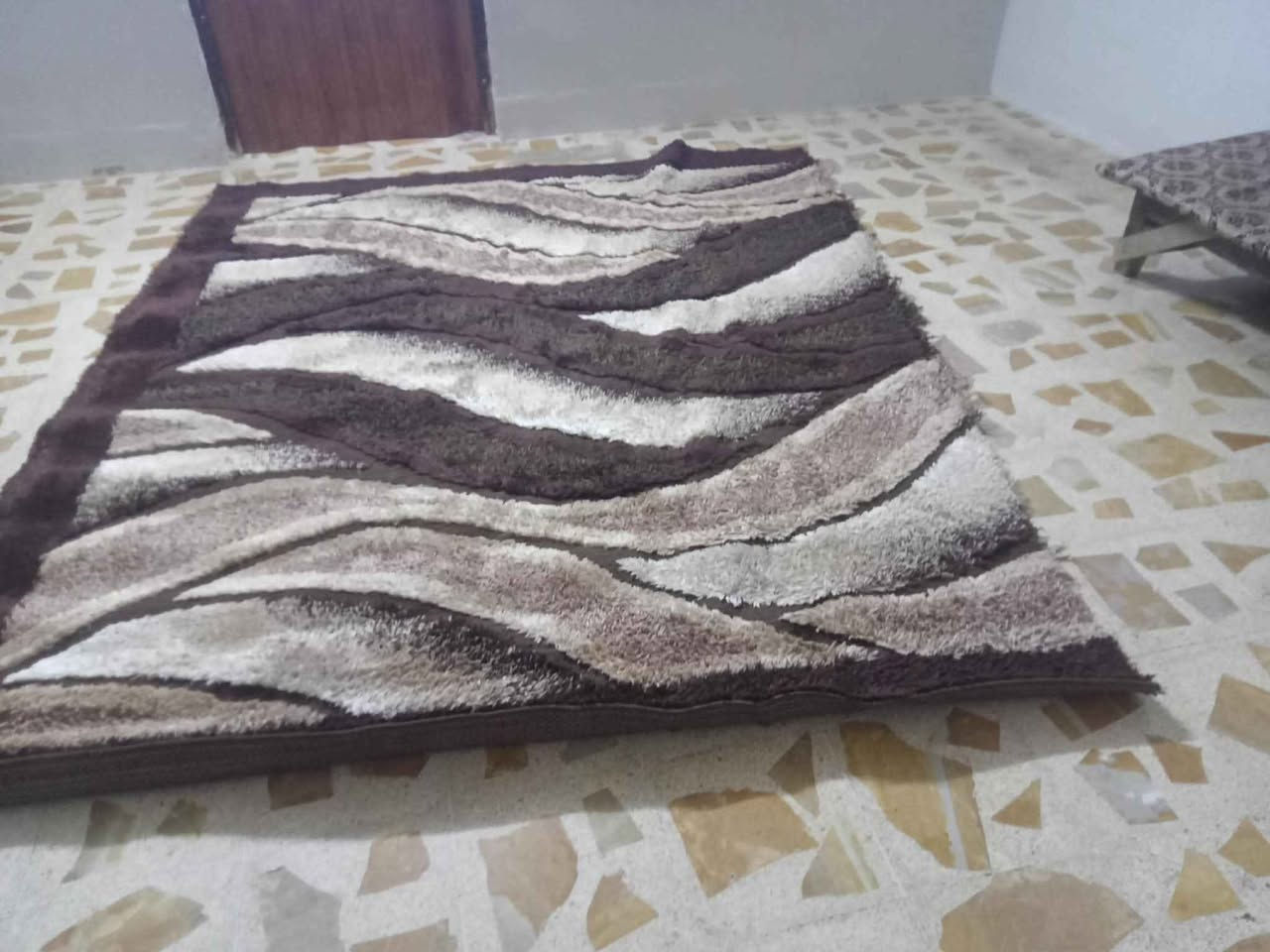 بساط 2 وحده 30مكان السومر حي الساهرون قرب صيدليه المحيط رقم *********** موصل, نينوى
