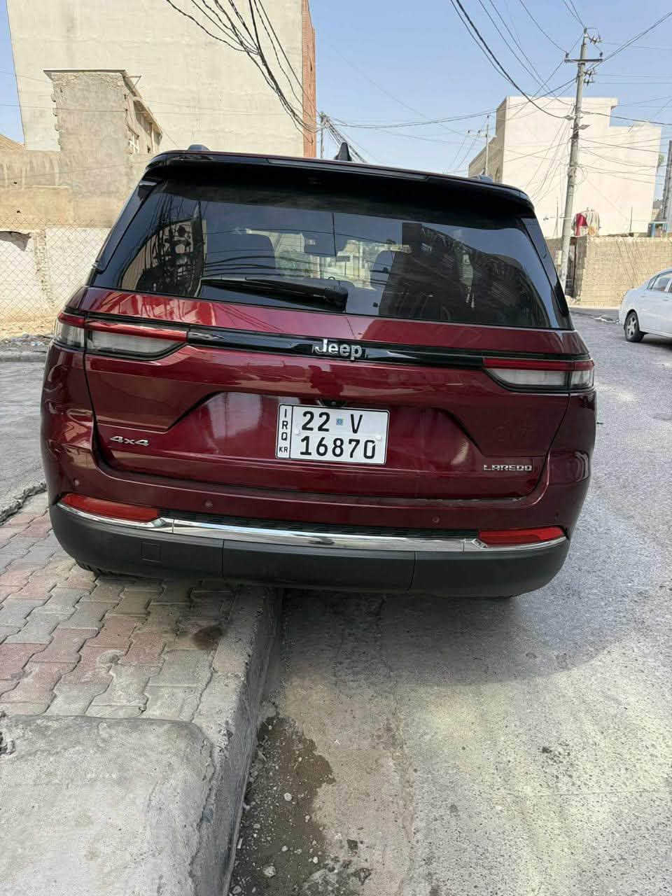 السلام عليكم جيب 2023 وارد أمريكي السياره حادثها بارد الهلال الخلفي وحداديه خلفيه بالعراق صار بيها طخه باب السايق  موضحه بالصور. طخه دراجه مشتغلها ع البارد السياره ماشيه 38 ميل حلوه السياره مال بيت استخدام شخصي جديده مابيها نواقص 
مكانها بصره عارضها ب288 بيها مجال  
*********** اتصال 
واتساب 
***********
