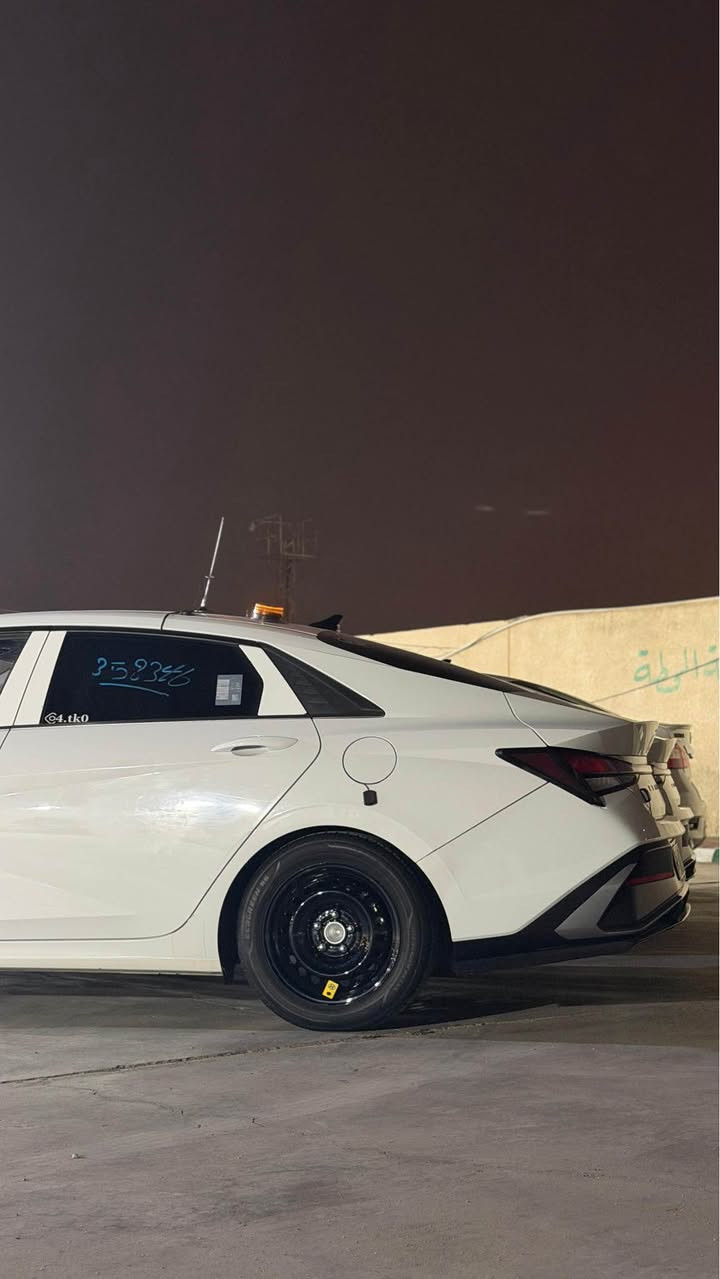 السلام عليكم الانترا تجميع مديل 25 سيارة  فول مواصفات بيها ضربه بل جاملغ الخلفي الايمن سنويتها ال 30  رقم اربيل  اربع وضعيات قيادة تحكمات فول سعر 135 وبيها مجال حك جيه ماشيه 40 الف الاستفسار على رقم *********** الي مو شراي لا تعبني فدوه البصرة, العراق

نص مكتوب في الصور:
- @4.tk0