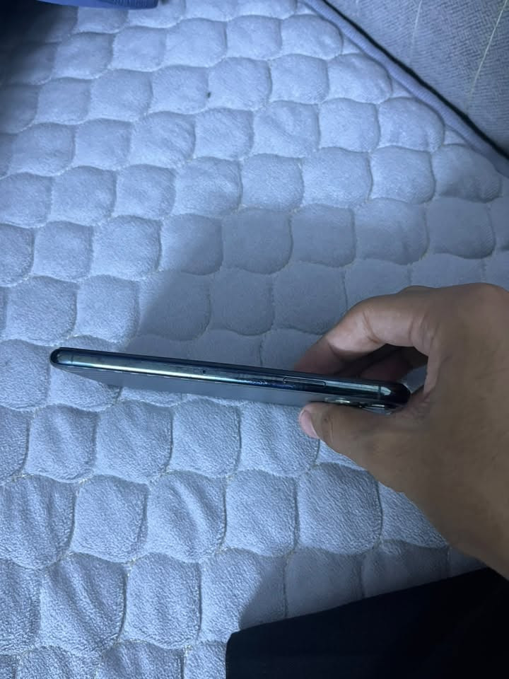 سلام عليكم
11برو ماكس 
كفاله 
مبدل بطاريه اصليه حته بل اعدادات متطلع
نسبتها٨٧
جهاز نضافه ١٠٠
سعره ٣٢٥قفل
***********
