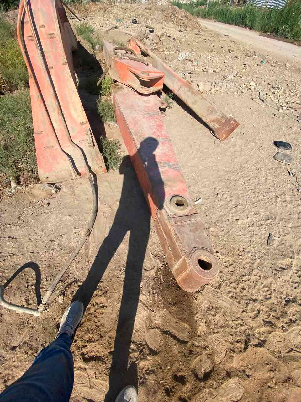 سلام عليكم جب فايف للبيع رئيسي واحد ونزالات ٣ للبيع  مكان الديوانيه بسعر مناسب. ***********
