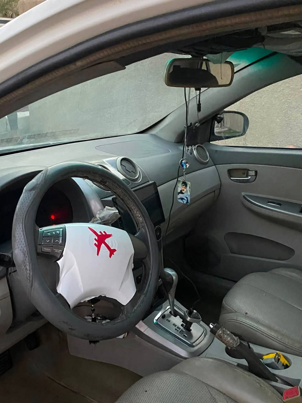 السلام عليكم
للبيع Byd 2013 g3 فول مواصفات
بصمه تشغيل
بصمه بيبان
فتحه سقف
تبريد شغال
رقم بغداد جديد دولي
صدر وحداديه جديده 
شاشه + كامره
تخم تاير جديد قبل سبوع شاده 
سياره خير من الله استعمال شخصي مال بيت 
المكان بغداد 
حي الاعلام قرب تقاطع درويش
السعر 55وبيهه مجال حك الجيه 
رقم الهاتف/***********
