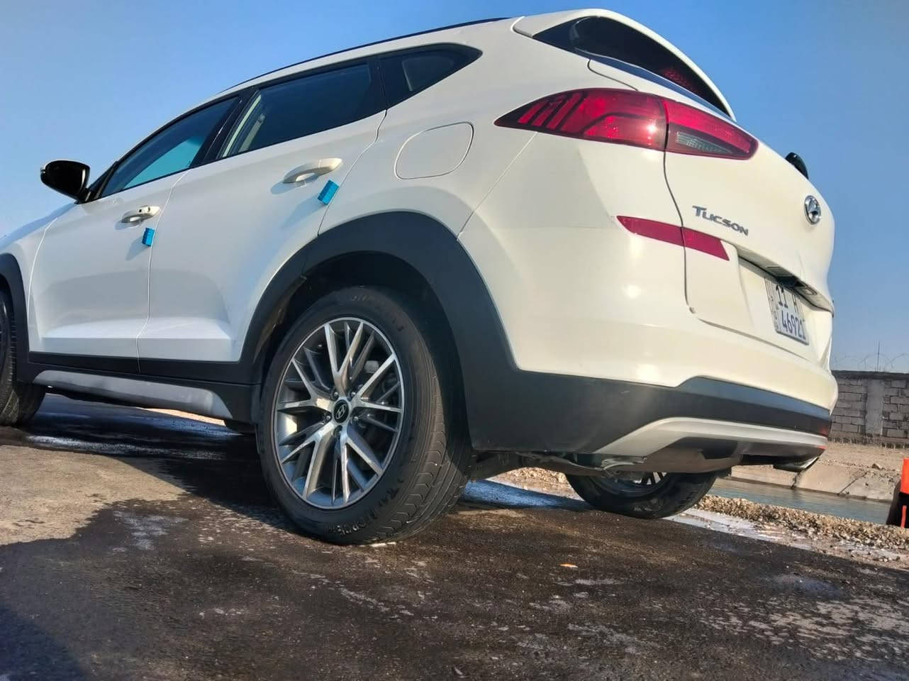 🚘 للبيع | هيونداي توسان 2019 وارد أمريكي

📍 الموقع: بغداد – الدورة / البعيثة

📏 • الممشى: 158 ألف كم
🔢 • رقم بغداد تحويل مباشر
🔧 • حالة السيارة: دعامية وبنيد وشبر من الشاصي
📸 • السونار مالتها موجود ضمن صور المنشور

✨ المواصفات:
• 🌅 بانوراما
• 🔑 بصمة
• 🎛️ تحكمات ستيرن
• ❄️ تبريد قطعتين
• 📺 شاشة كبيرة
• 📷 كامرة خلفية
• 🪞 تحكم كهربائي بالمرايات
• 🎛️ تحكم بالمقود
• 🚗 مثبت سرعة
• 📱 بلوتوث
• 🔌 USB / AUX
• ⚙️ محرك 2.4

💰 لمعرفة السعر علق (تم) ويتم الرد عليك تلقائياً

📞 رقم صاحب السيارة: ***********

ــــــــــــــــــــــــــــ

⚠️ الصفحة مخصصة للنشر فقط، وغير مسؤولة عن أي اتفاق أو تعامل يتم بين الطرفين.
🤝 وبالتوفيق للطرفين

#هيونداي #توسان #توسان_2019 #سيارات_للبيع #سيارات_بغداد #سيارات_امريكية #بغداد
