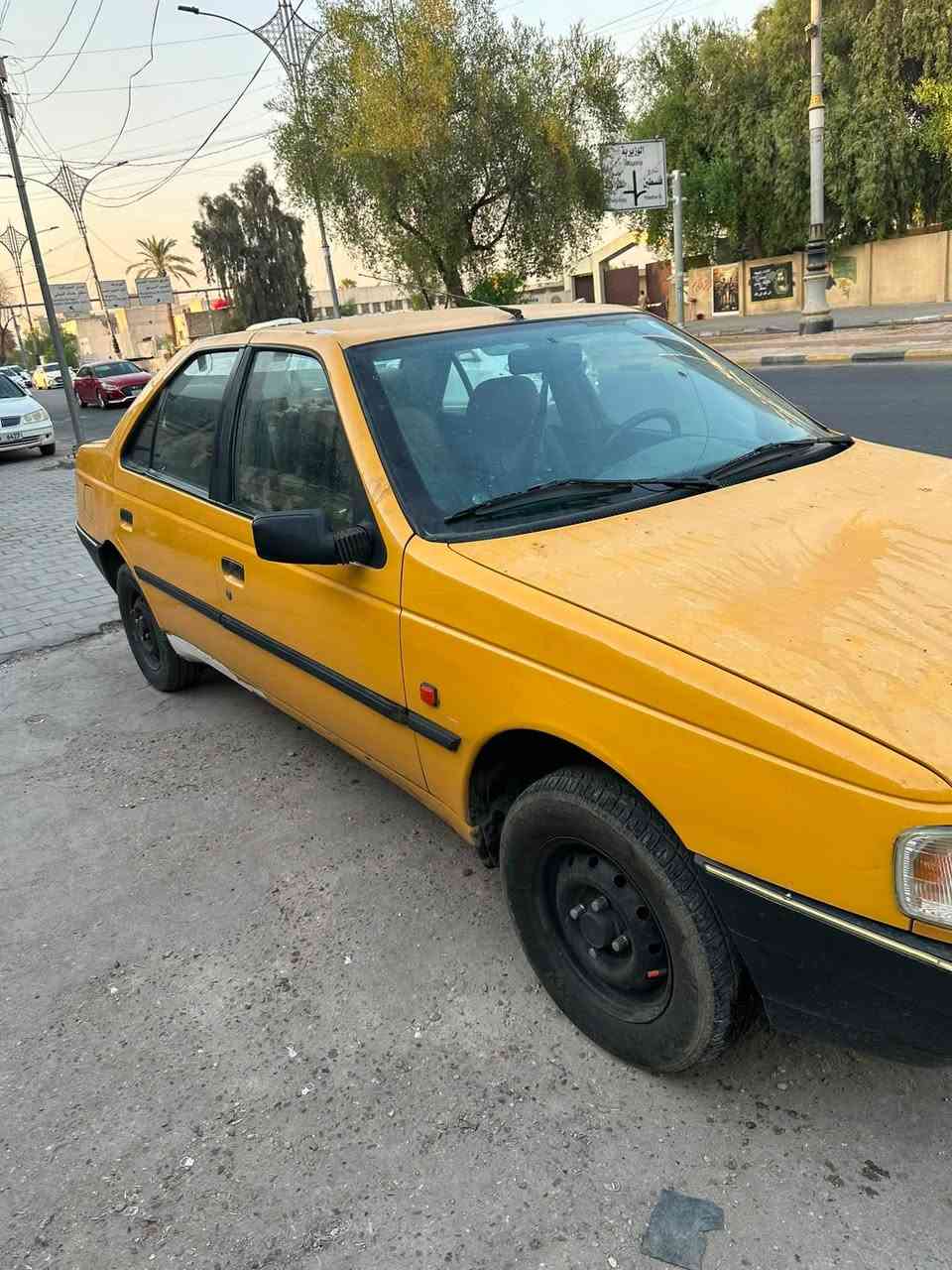السيارة دكة جاكوج مابيها
لا بارد ولا ضبغ
السنوية بسمنا. ل2030 رقم الدولي بيها السيارة
هيئة غرامات مصفرة 
مكينة كير مكفولة لا تنقيص ولا تبخير
تخم تاير جديد
والسيارة متروكة صار 7سنوات مطالعة
ماشية 215 كيلو متر
السعر 31 وبيها مجال لطيبين 
مكان السيارة بغداد قرب تقاطع الفنون الجميلة 
*********** لتواصل
