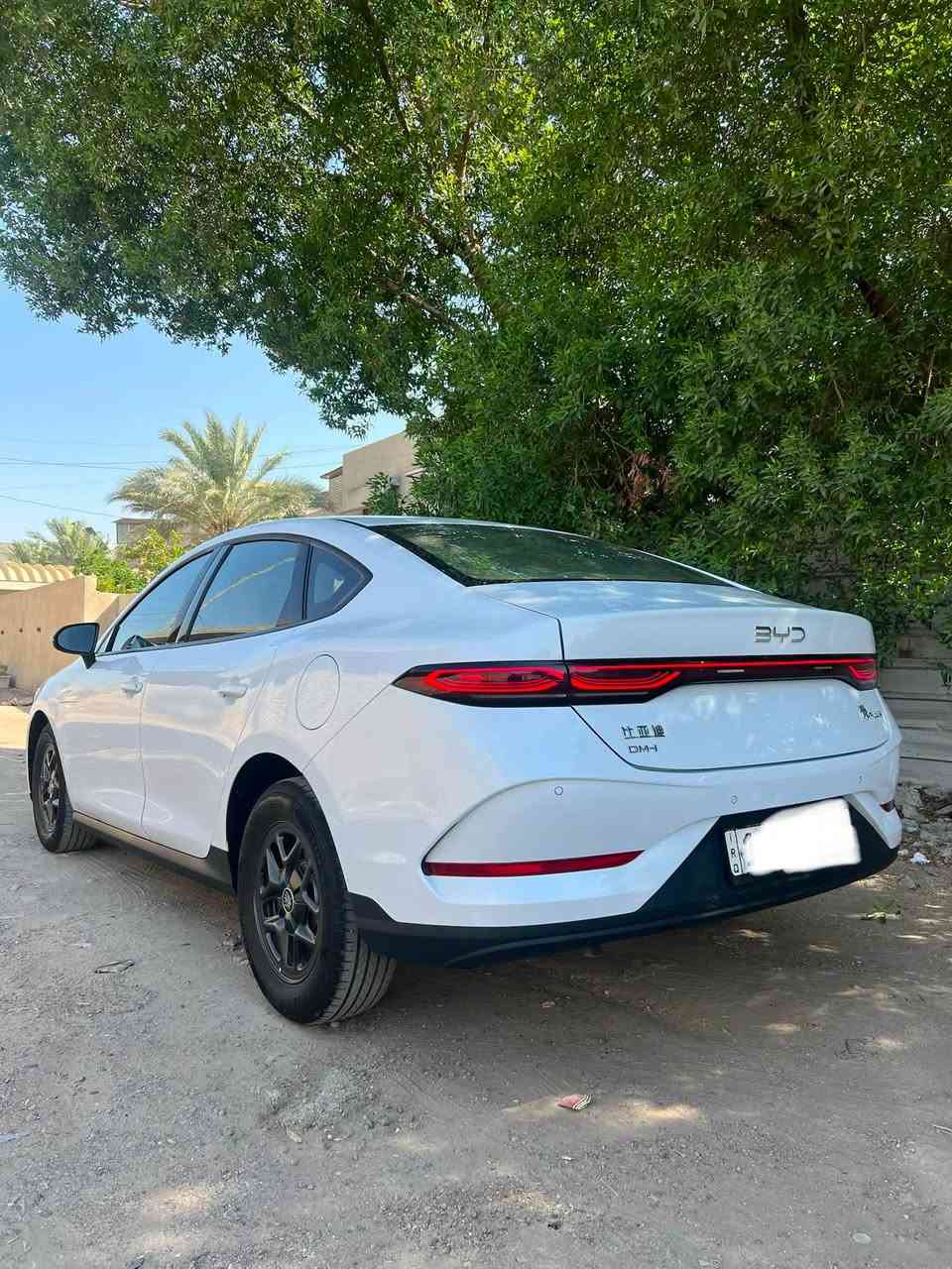 السلام عليكم
بيع مستعجل وجوه السوك
بيوايدي كن بلاص كفاله عامه عده بارد بالجاملغ  الامامي جميع غراضه كامله السياره خير من الله رقم بغداد مميز
السياره معربه وجاهزه فديوات ويز وكلشي منزل بيها
السعر 17 و750
اتصال ***********
