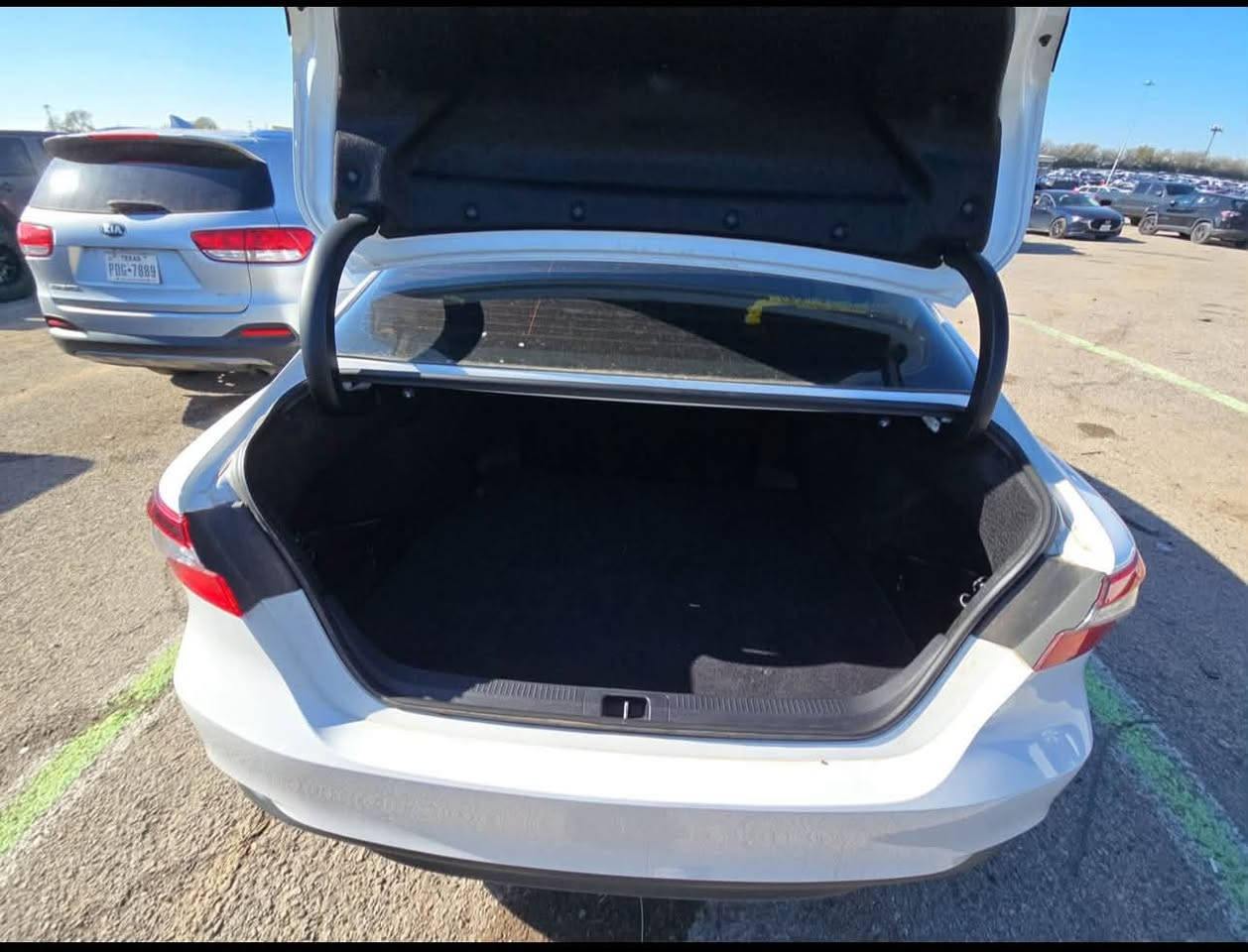 السلام عليكم
للبيع تويوتا كامري TOYOTA  CAMRY

موديل 2024

وراد امريكي 

رقم صلاح الدين (شهداء)✅

هزه و سنويه جديده ✅

موصفات LE✅

محرك وكير شرط✅

ماشيه 56  ميل ✅

تبريد وتدفئة 

سياره ضررها جاملغ بارد خفيف وباب تعديل بدون تبديل والضرر داخ المنشور  ✅

السيارة كاعده وحيل حلوه ماتصرف عليها ربع  ✅

السعر 200$وبيها مجال ✅

الموقع(صلاح الدين /بيجي /قرية المسحك )

#الأستفسار 

***********
