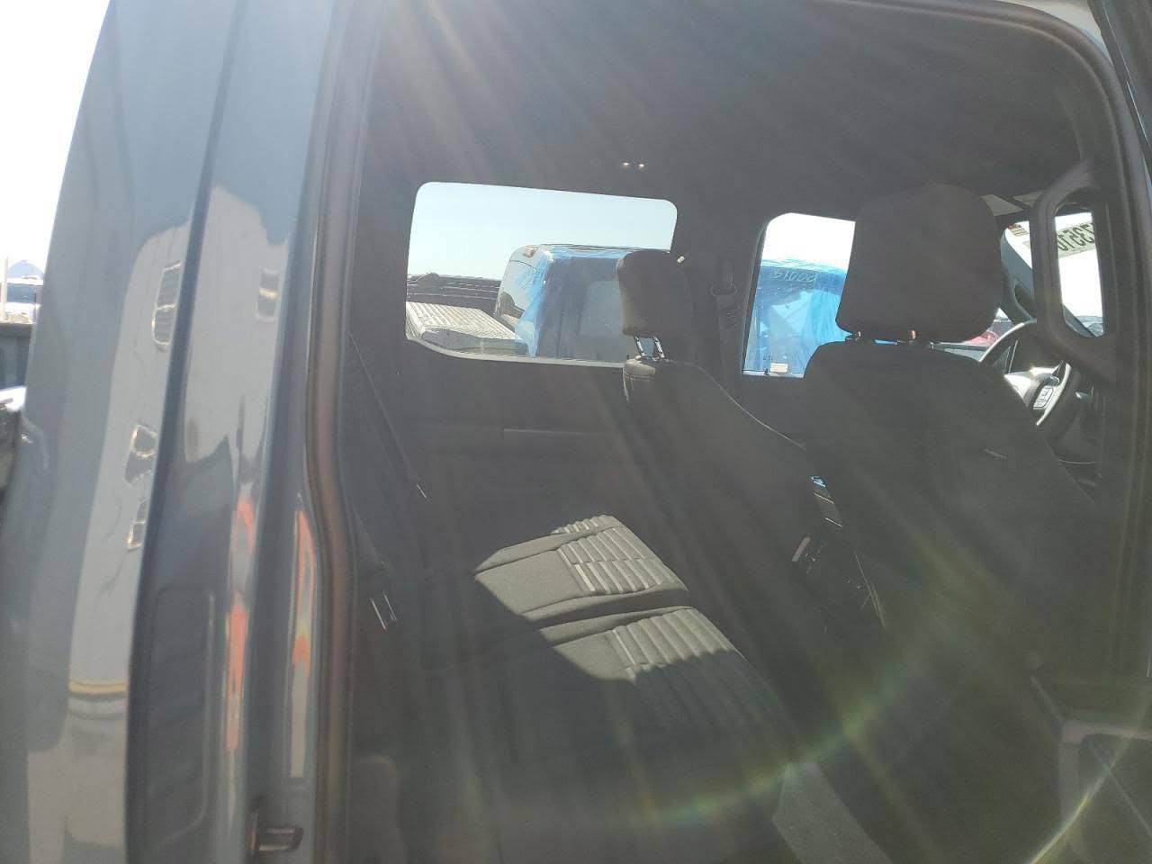 فورد F150موديل 2023محرك 6سلندر2700رقم بغداد تقرير غرق بسيط شرط الفحص لون بحري مميز السعر260تلفون ***********
