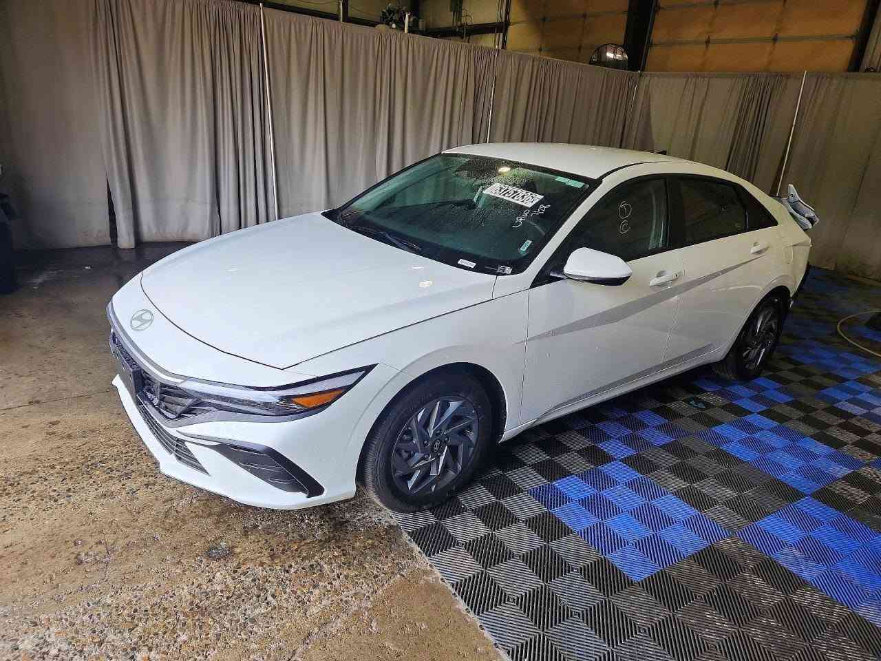 قطع جديد من المزاد Hyundai Elentra 2026 HYBRID 
راح تنشحن للعقبه(يعني بعدهي بامريكا)
مده الوصول غير معلومه 
السعر واصل للعقبه بدون تصليح بدون كمرك 
#السعر 126 ورقه 
للأستفسار الاتصال على الرقم التالي
*********** واتساب أو اتصال
مكاني ميسان العمارة /وعندي فرع بكل العراق لغرض ضمان حقك والمكاتبه

نص مكتوب في الصور:
- 63757836
- 65757836